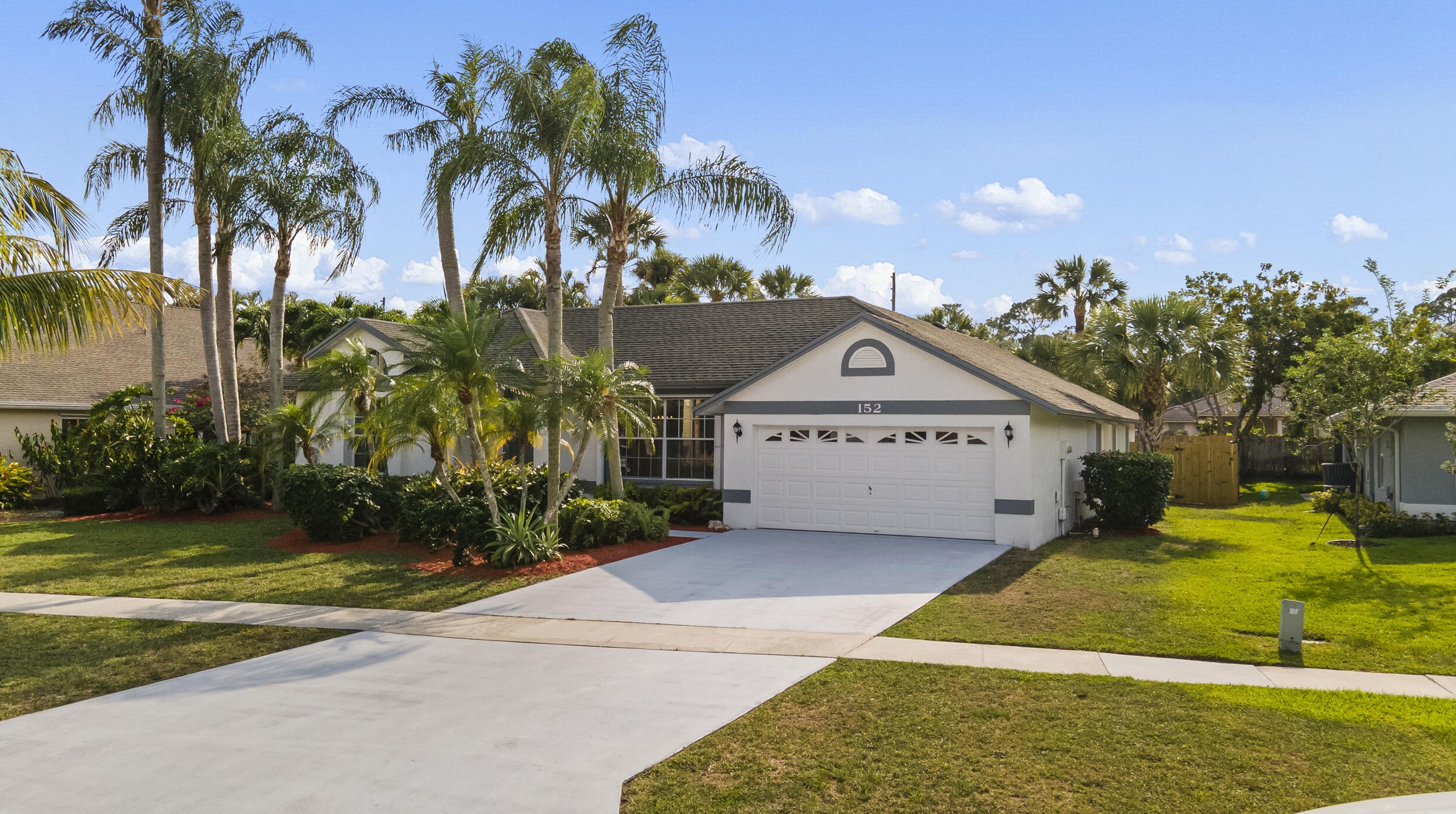 152 Kings Way, West Palm Beach, FL 33411-1556