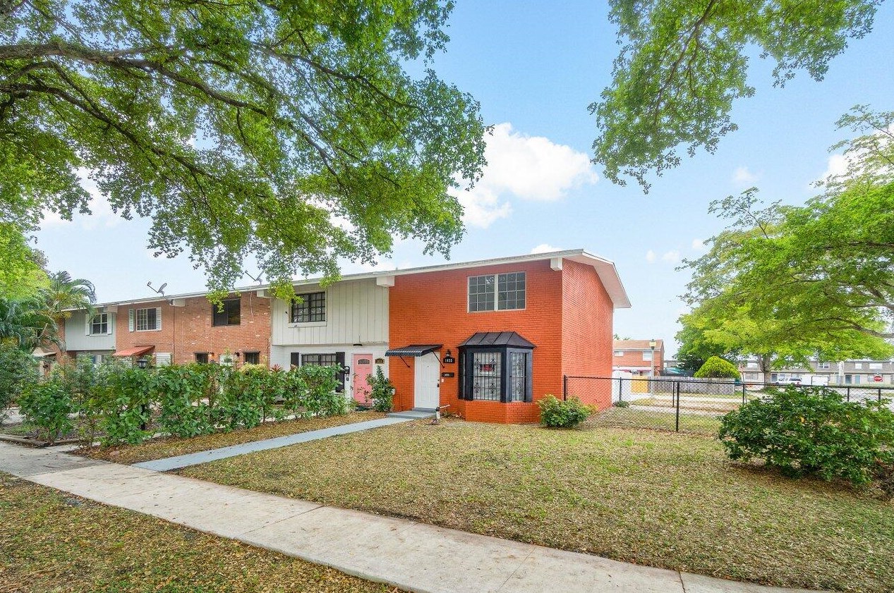 1033 35th St, West Palm Beach, FL 33407-4602
