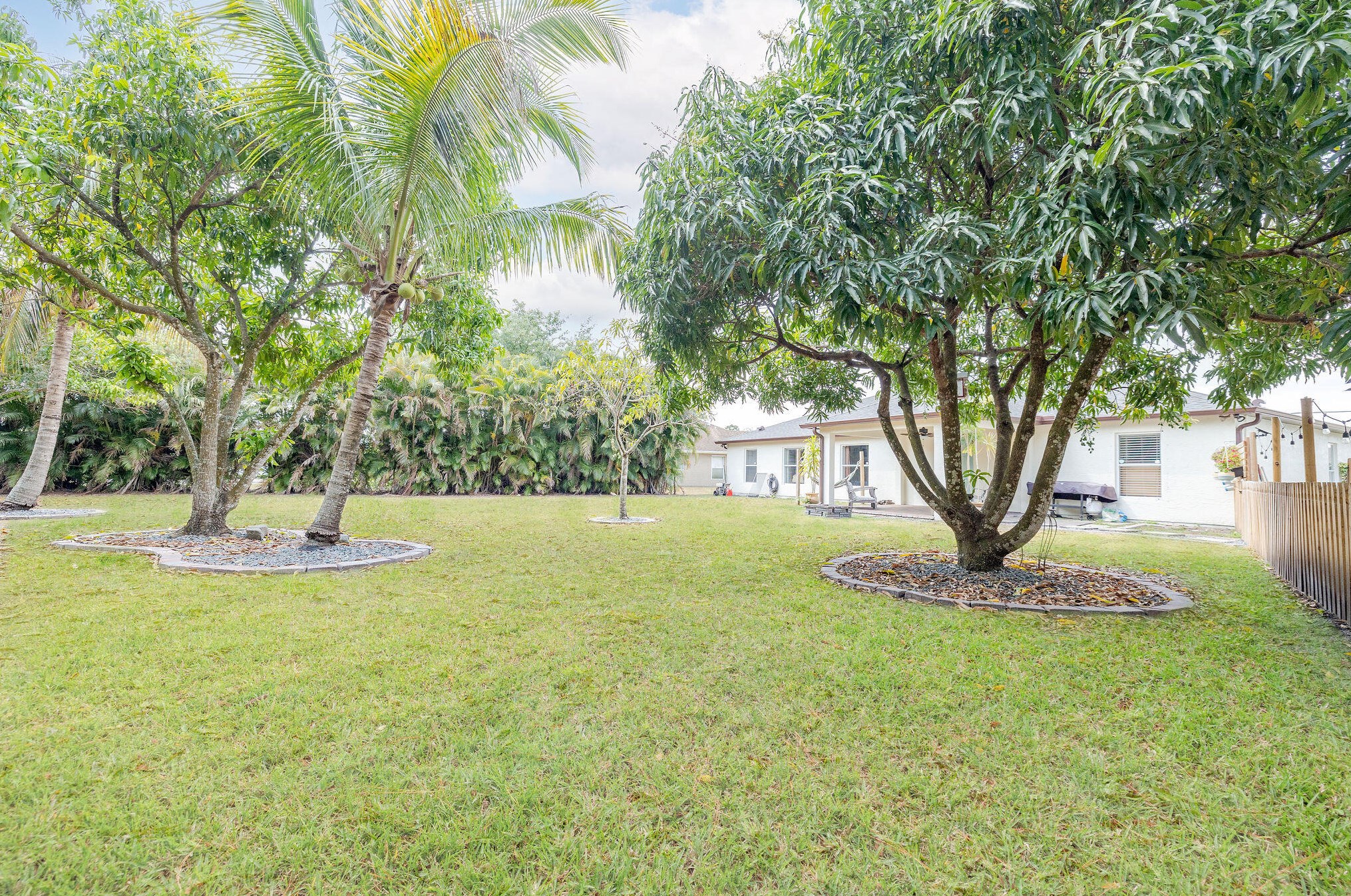 6443 Regal Cir, Fort Pierce, FL 34983-5359