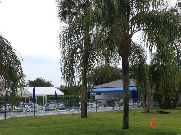1157 Drive Cir, Delray Beach FL  33445-2976 exterior