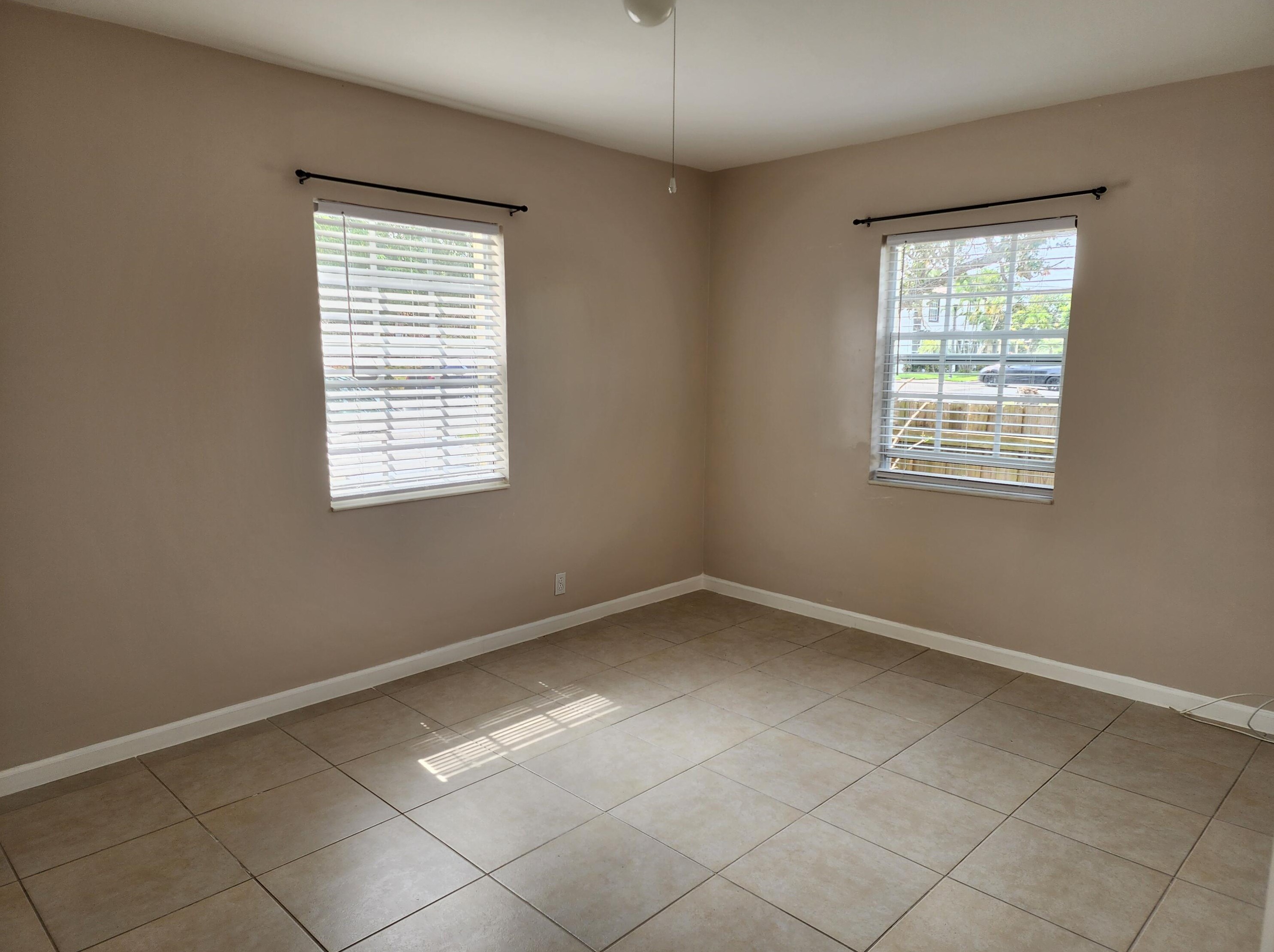 607 Douglass Ave, West Palm Beach, FL 33401