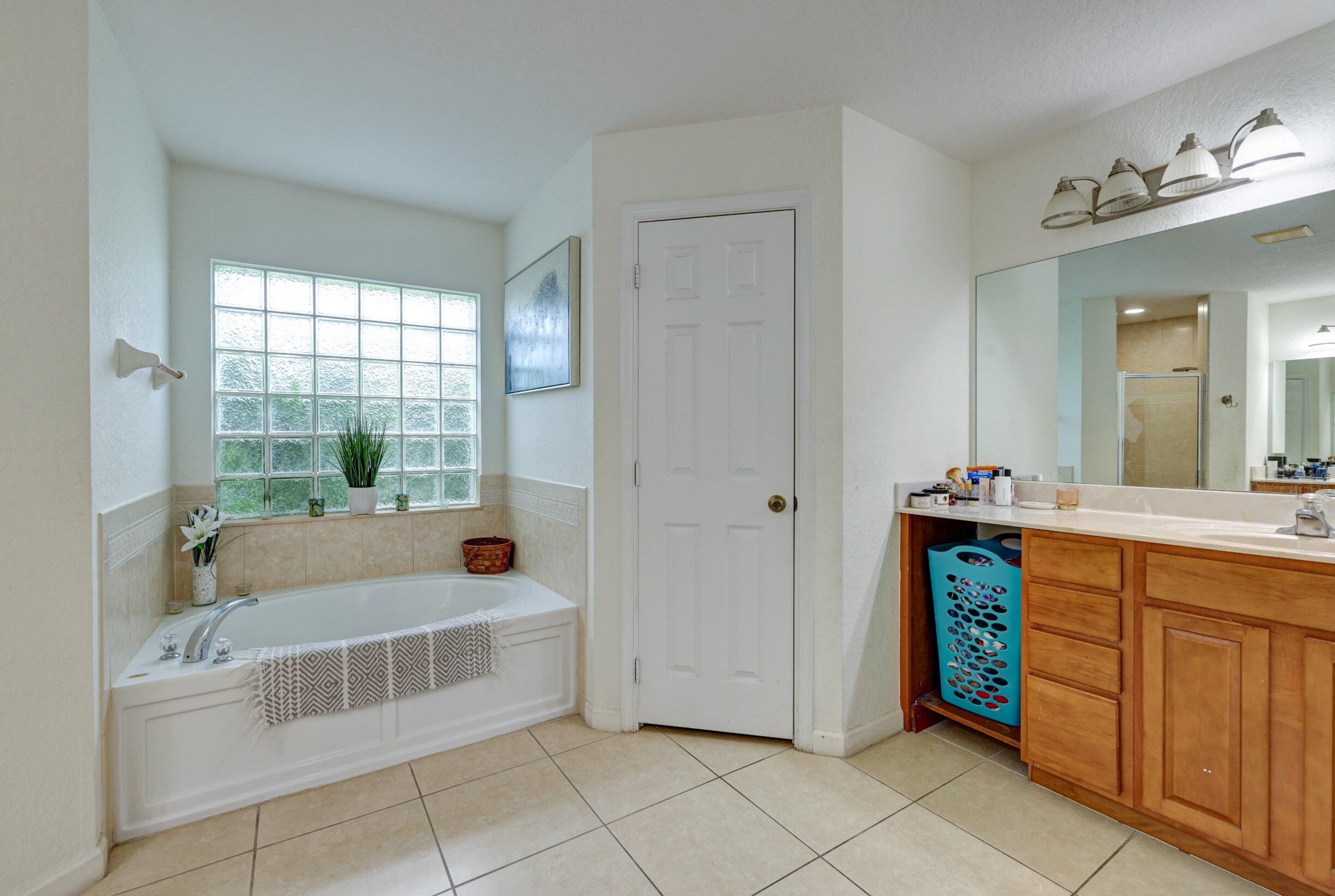 912 Paar Dr, Fort Pierce FL  34953-5623 exterior