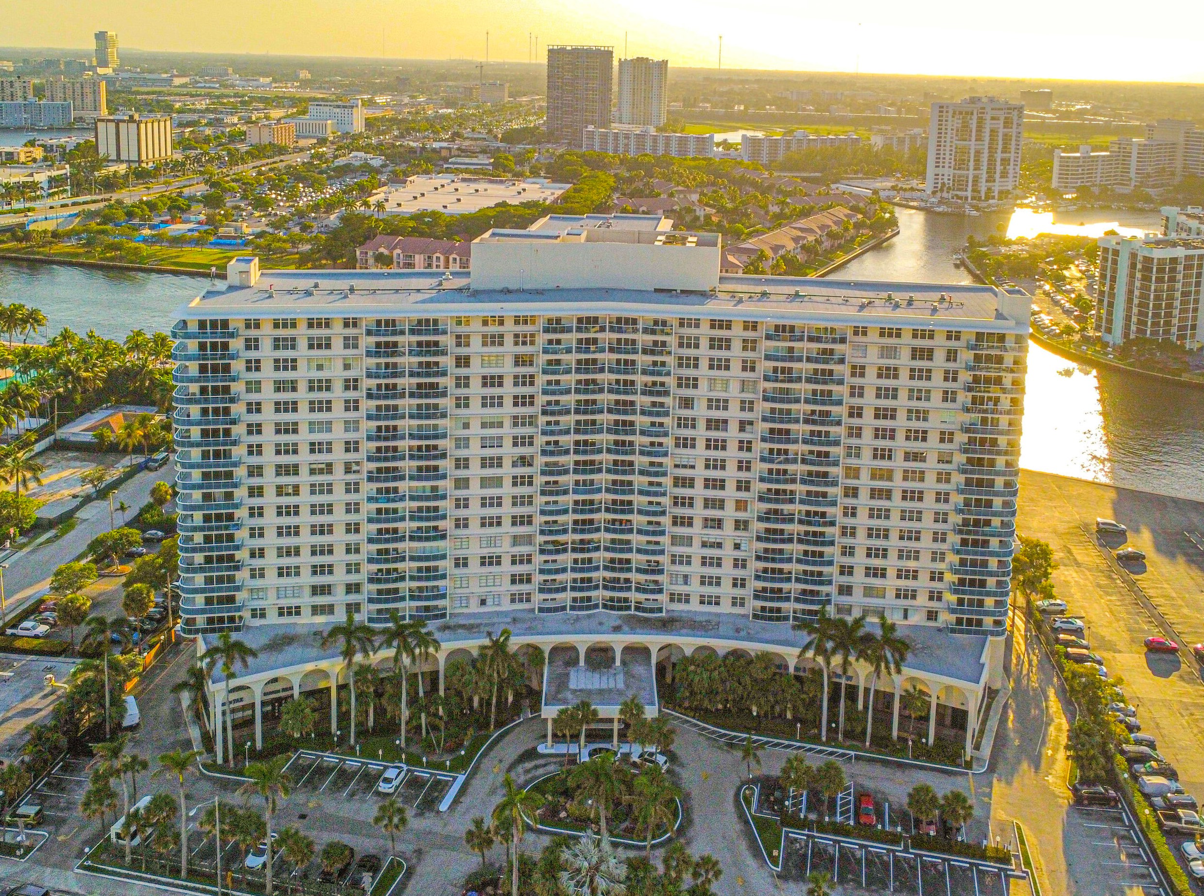 3800 S Ocean Dr #1021, Hollywood, FL 33019