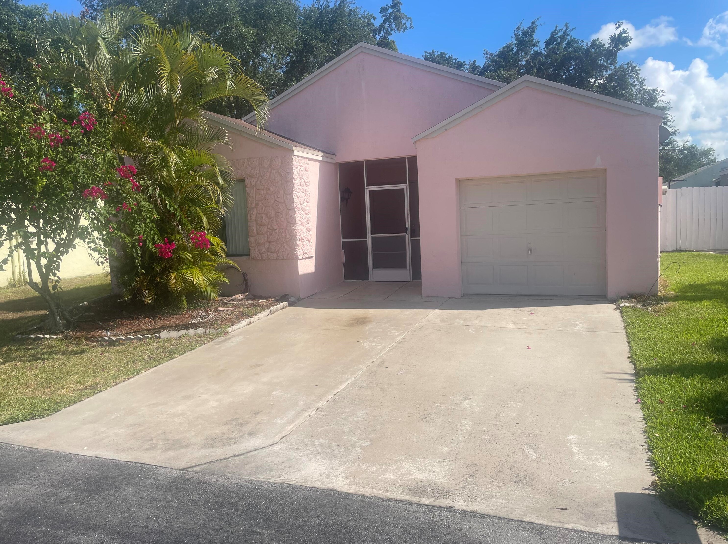 4 Beckley Pl, Boynton Beach, FL 33426-7601