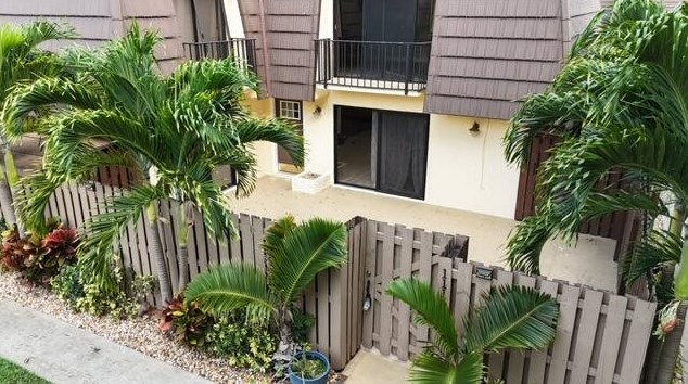 1116 11th Ct, West Palm Beach, FL 33410-5165