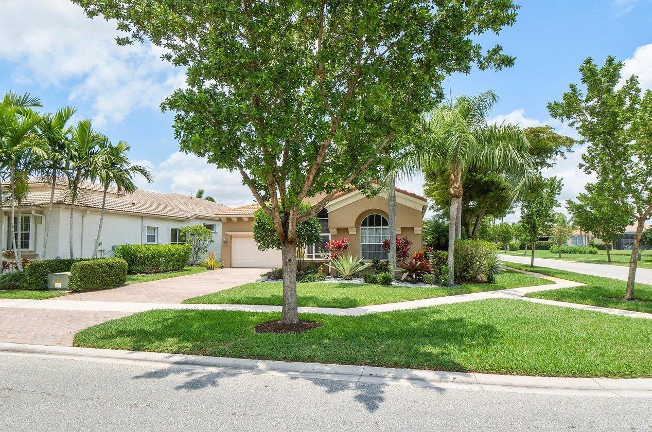 9725 Via Grande, West Palm Beach, FL 33411