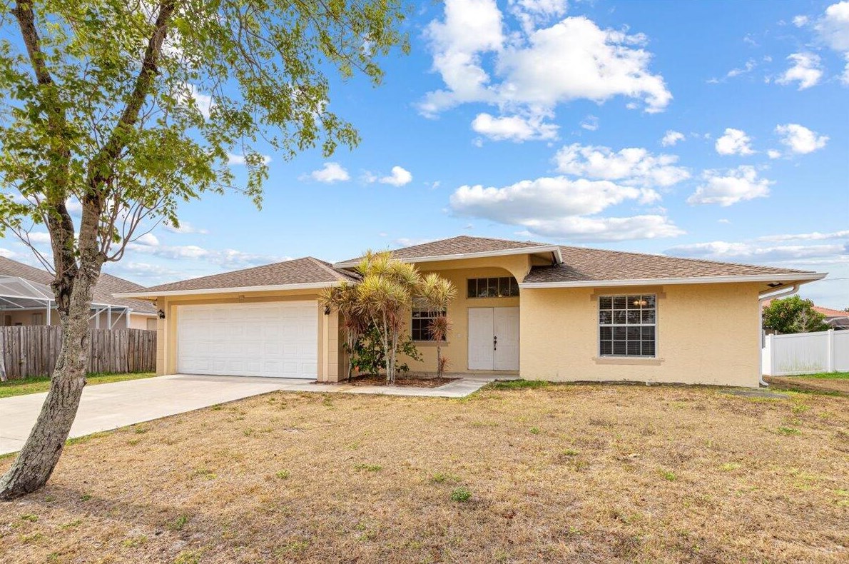 810 Mccracken Ave, Fort Pierce, FL 34953-3936