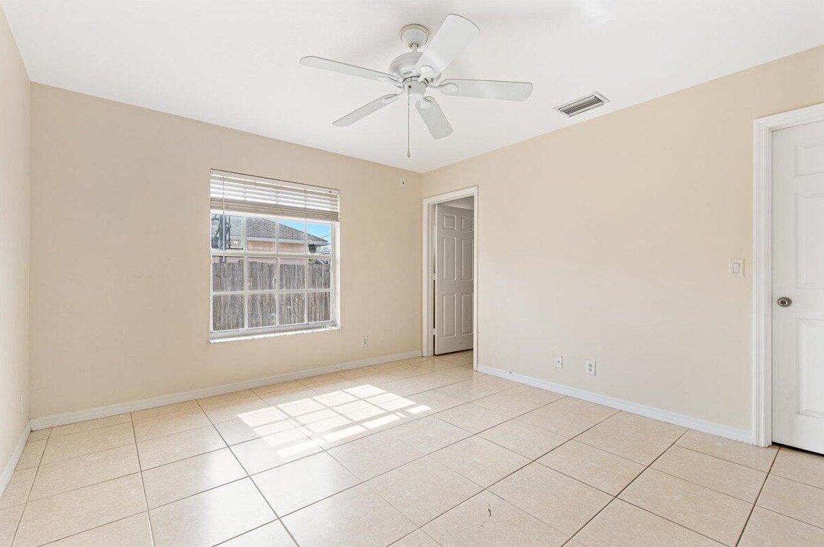 810 Mccracken Ave, Fort Pierce FL 34953-3937 exterior