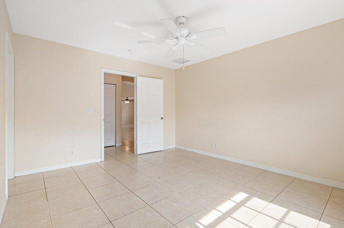 810 Mccracken Ave, Fort Pierce FL 34953-3937 exterior