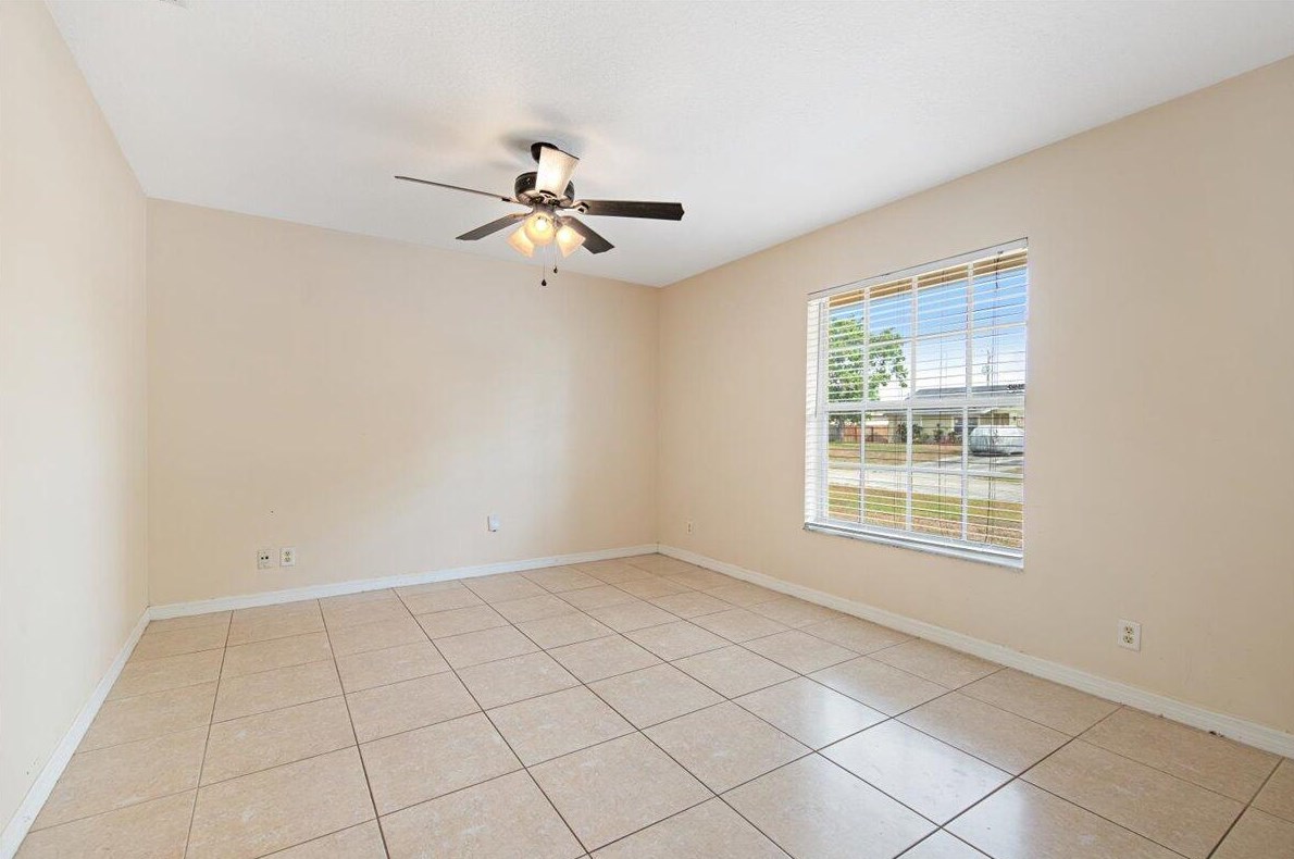 810 Mccracken Ave, Fort Pierce FL 34953-3937 exterior