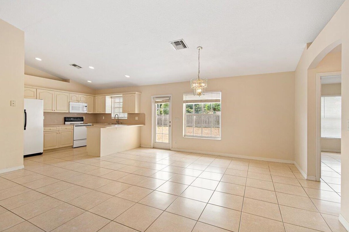 810 Mccracken Ave, Fort Pierce FL 34953-3937 exterior