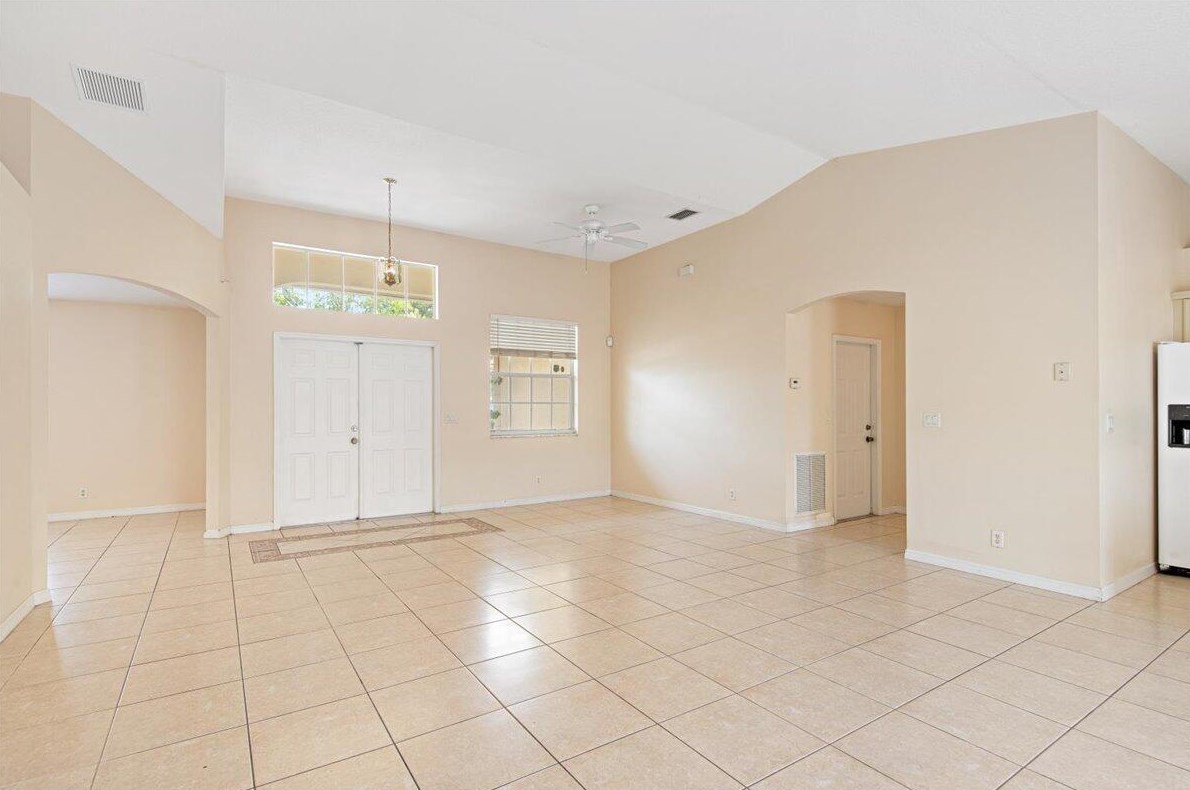 810 Mccracken Ave, Fort Pierce FL 34953-3937 exterior