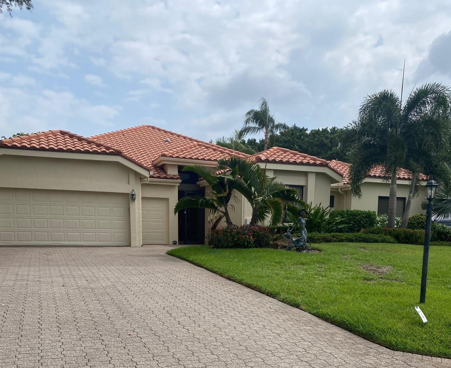 13579 Verde Dr, West Palm Beach, FL 33410-1241