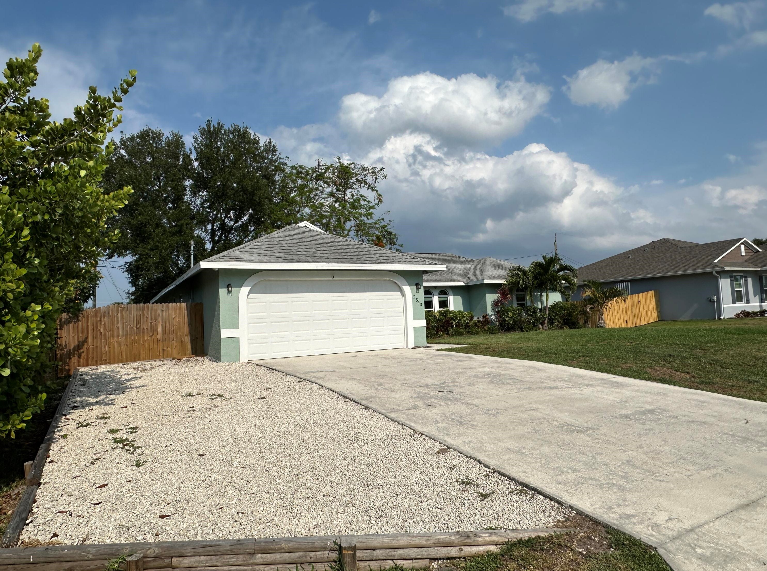 2543 Altosta St, Fort Pierce, FL 34953-7903