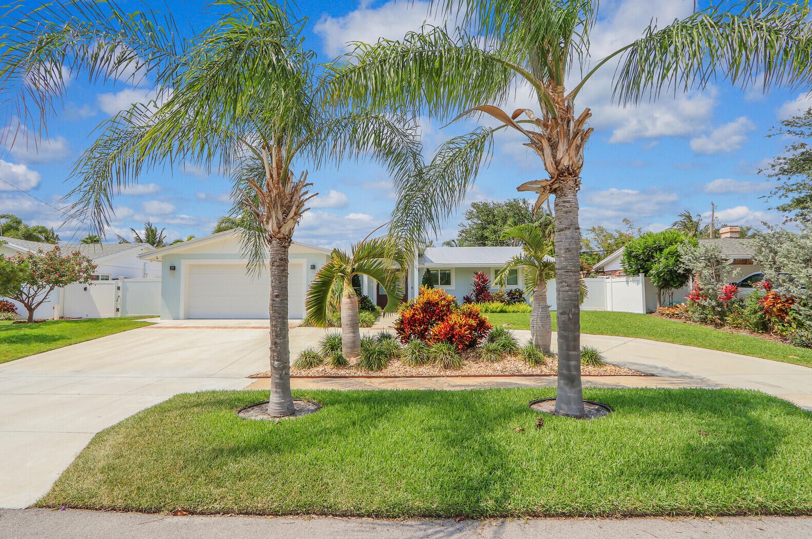 27 Willow Rd, Jupiter, FL 33469