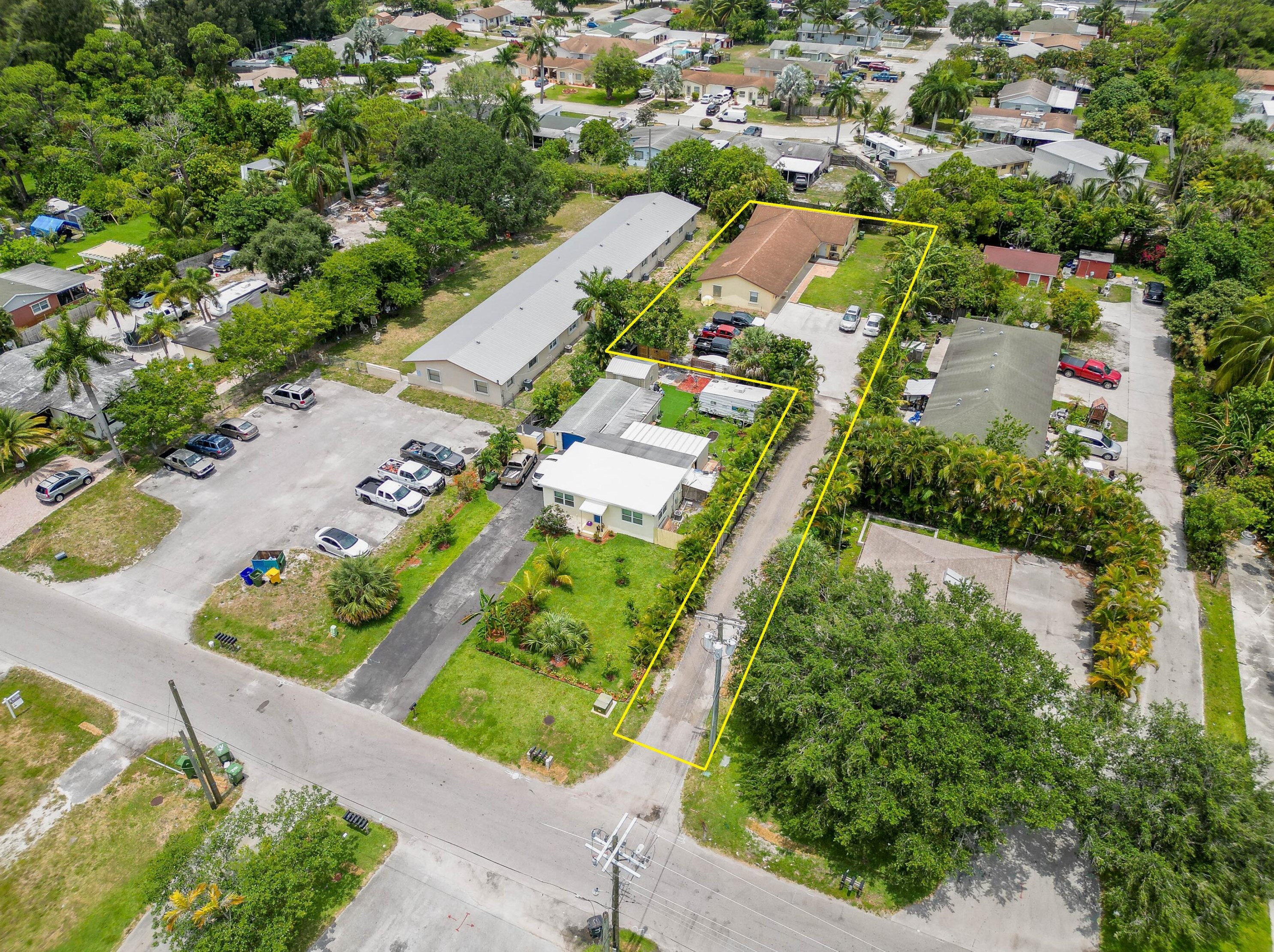 3831 7th Ave, Lake Worth, FL 33461-2825