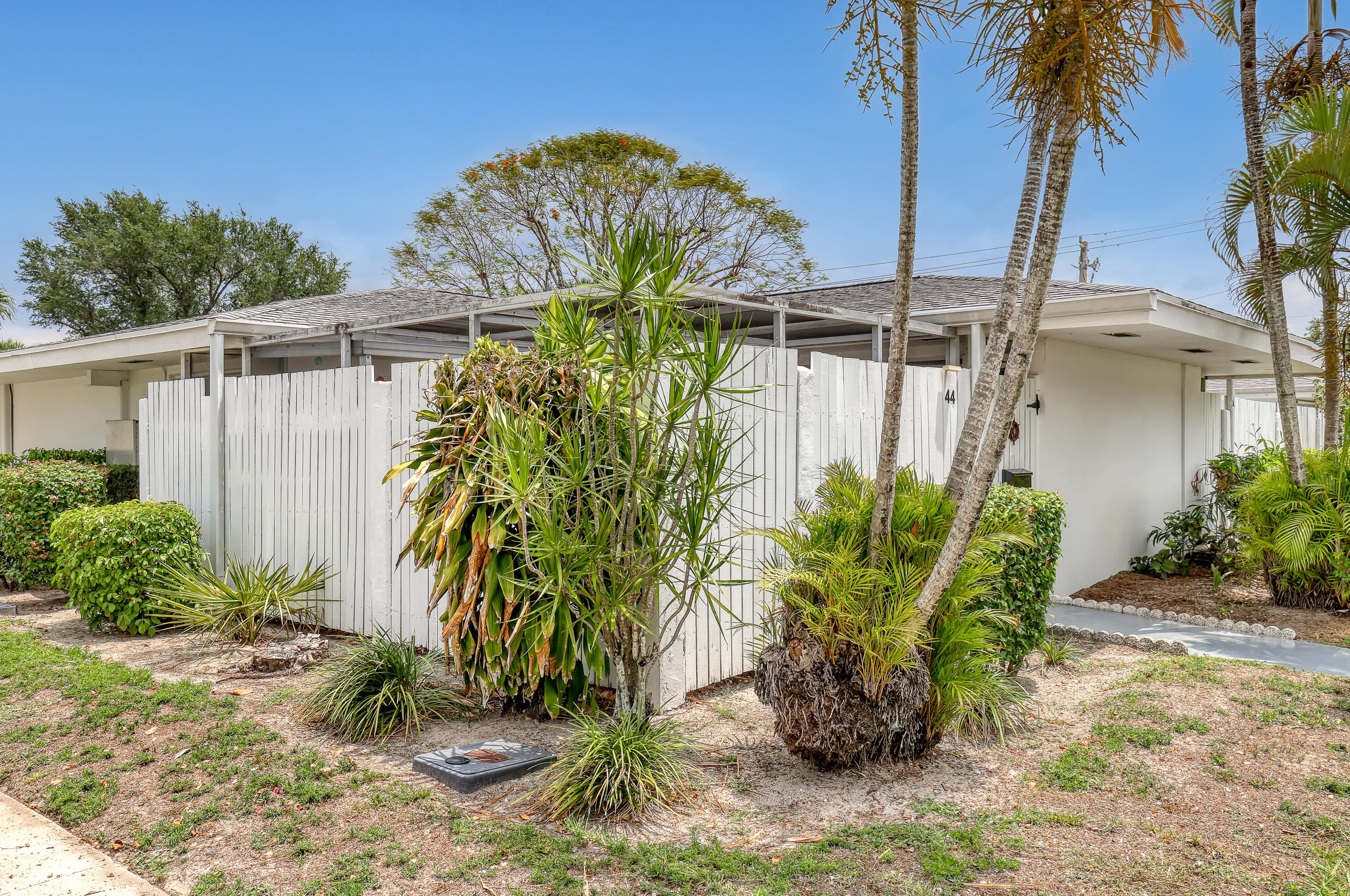 44 East Ct, West Palm Beach, FL 33411-2902