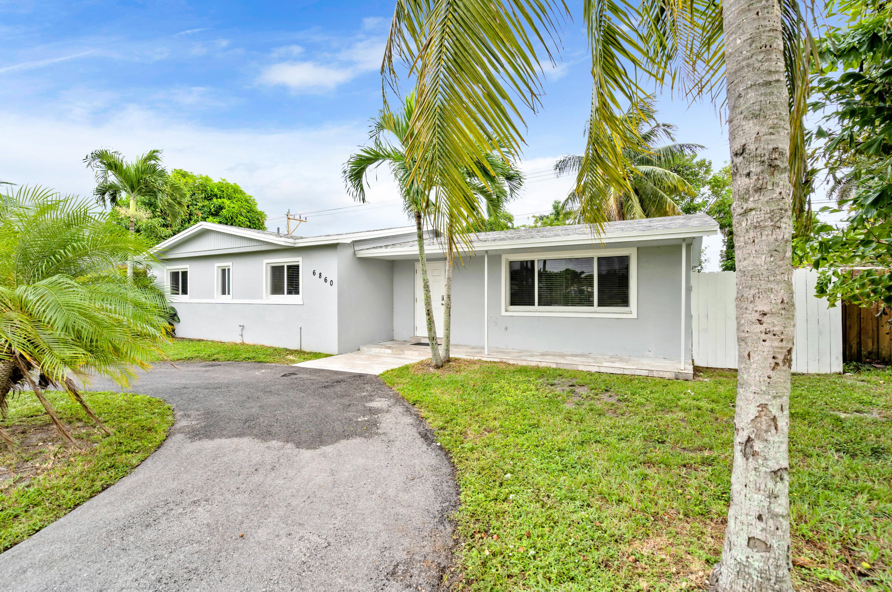6860 Tyler St, Hollywood, FL 33024