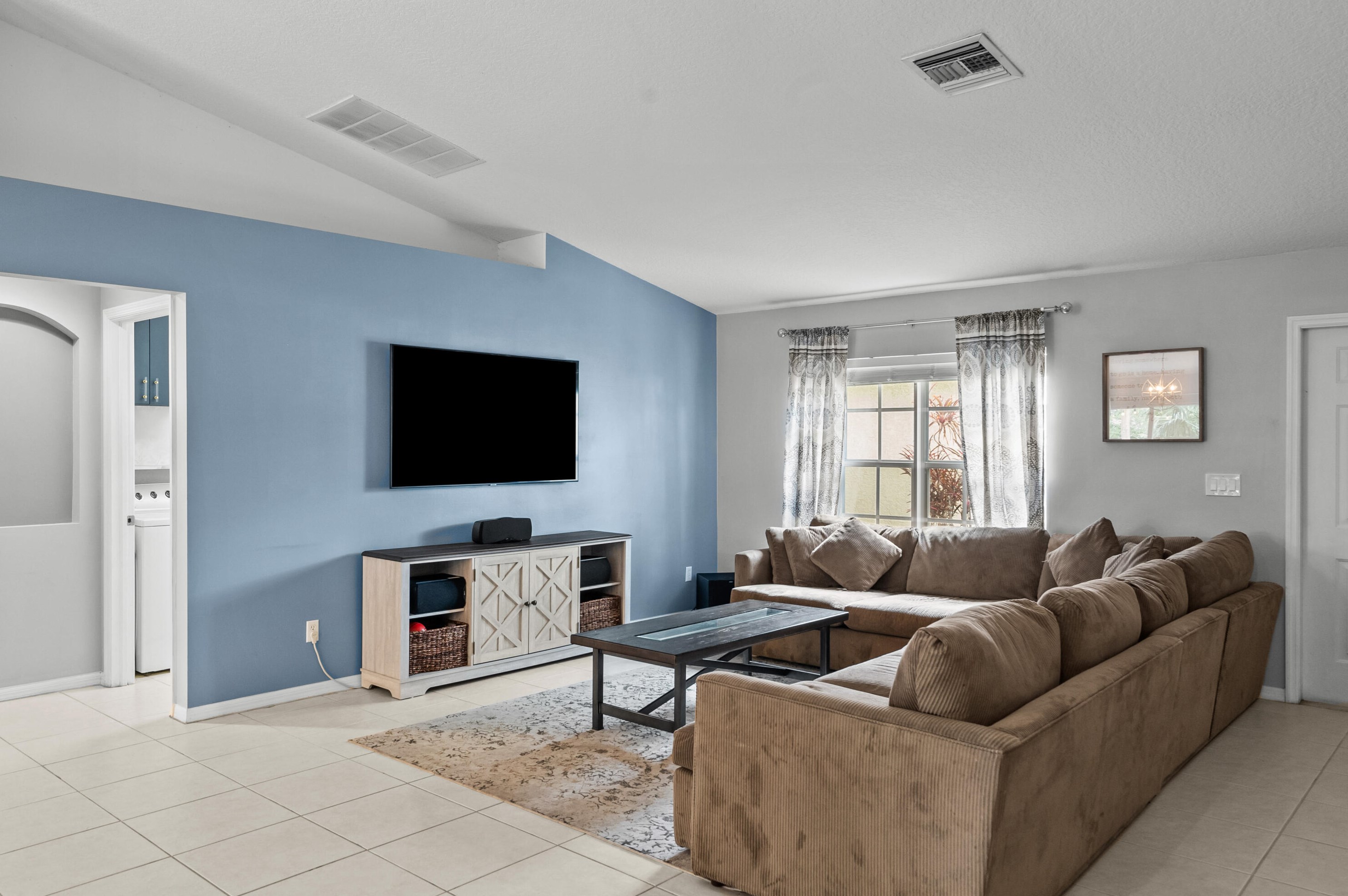 1913 Aladdin St, Fort Pierce FL 34953-1715 exterior