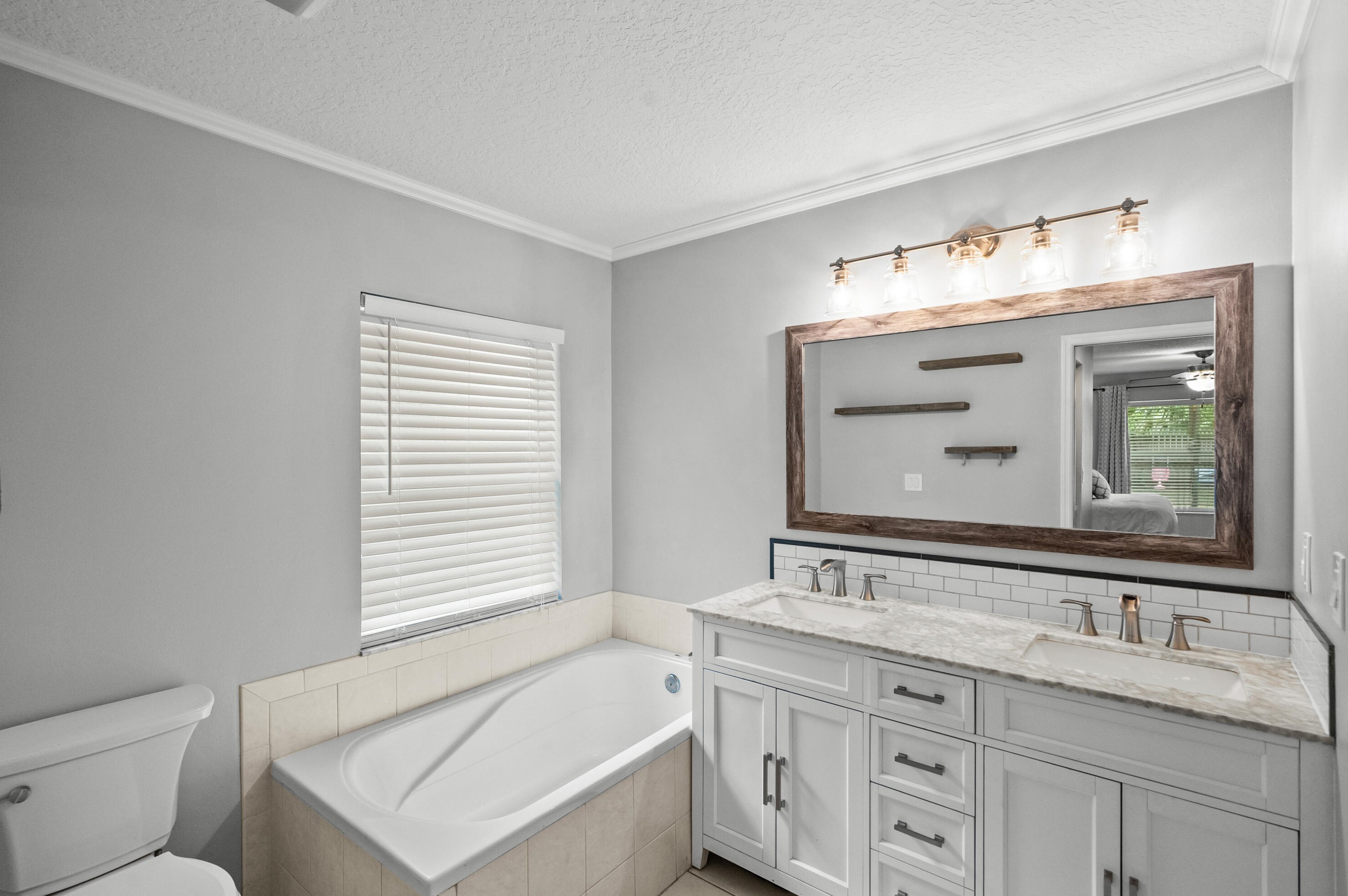 1913 Aladdin St, Fort Pierce FL 34953-1715 exterior