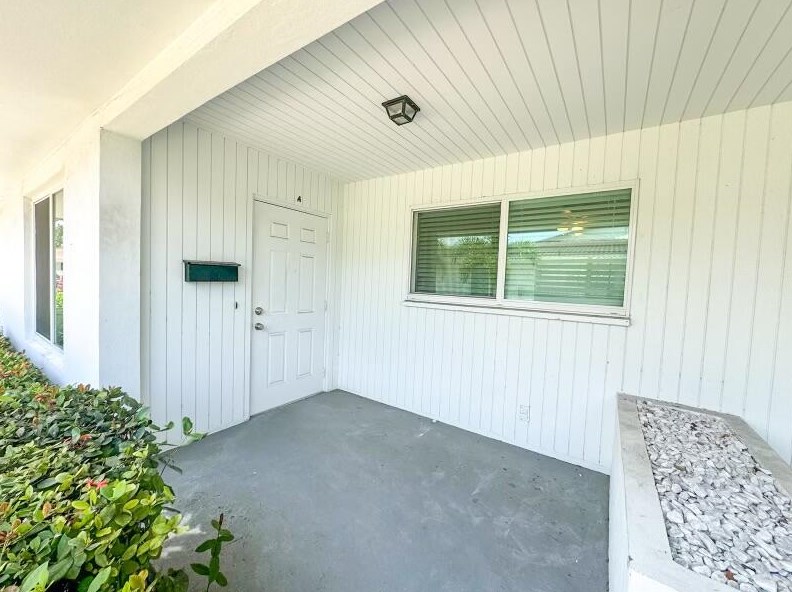 541 44th St, Boca Raton, FL 33431-5139