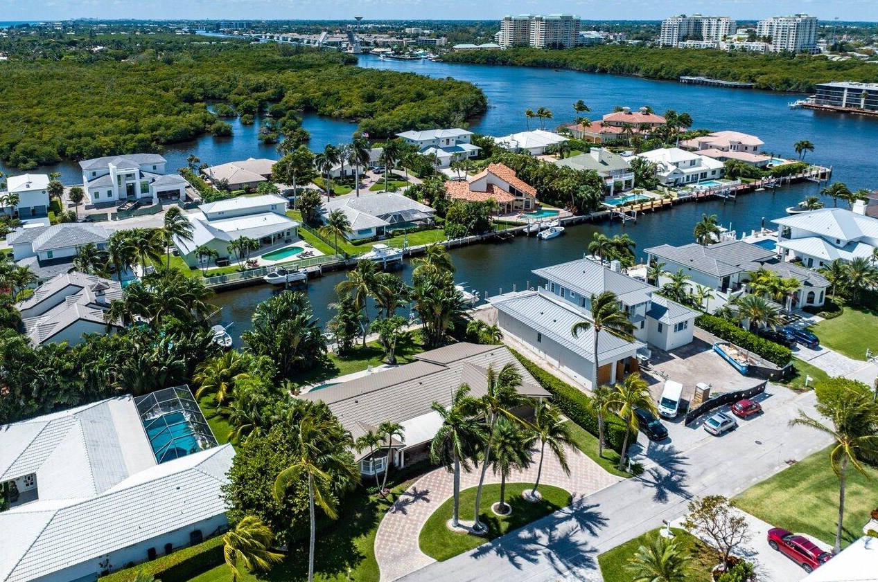 18 Eleuthera Dr, Boynton Beach, FL 33435-3307