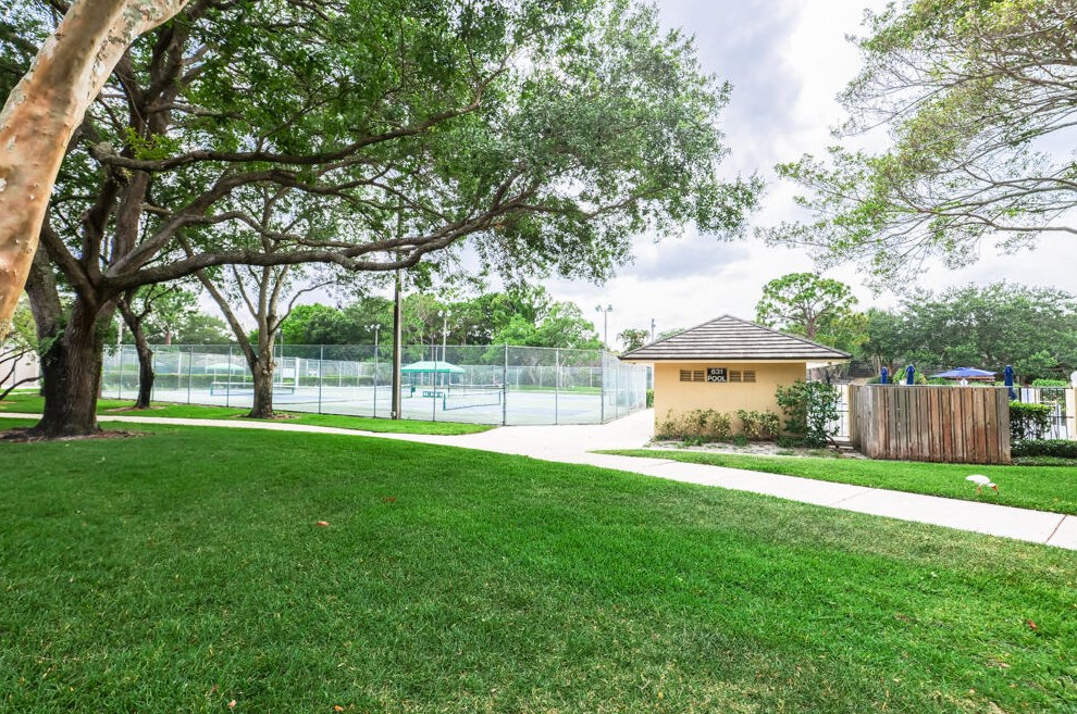 618 6th Terrace, West Palm Beach, FL 33418