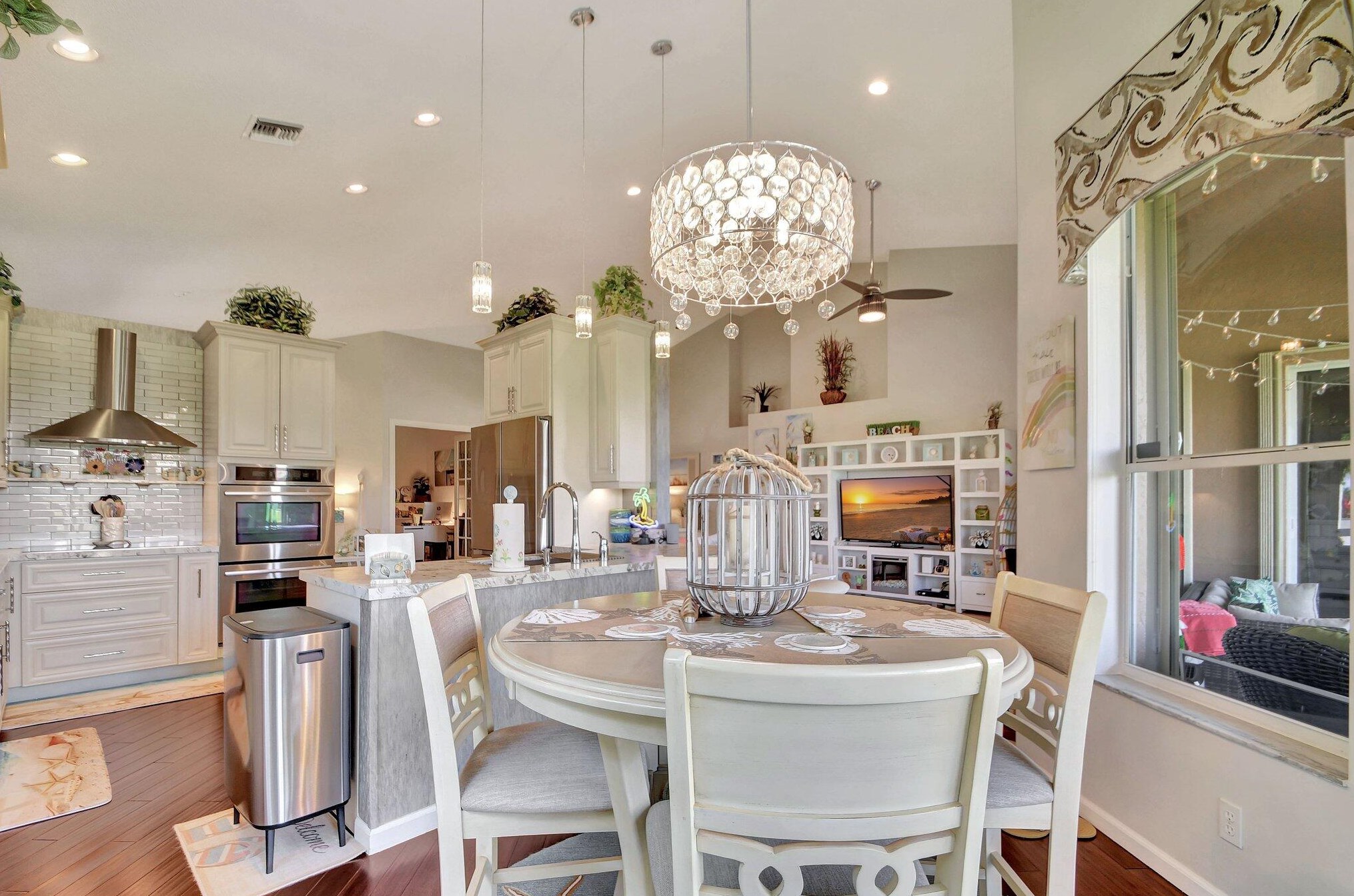 6907 Cairnwell Dr, Boynton Beach FL 33472-2958 exterior