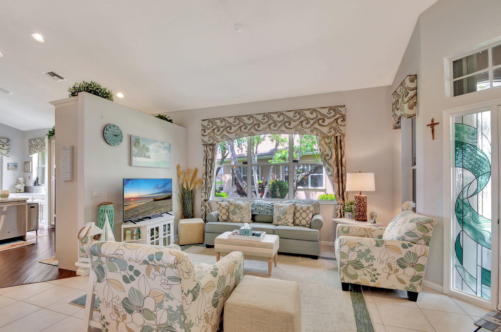 6907 Cairnwell Dr, Boynton Beach FL 33472-2958 exterior