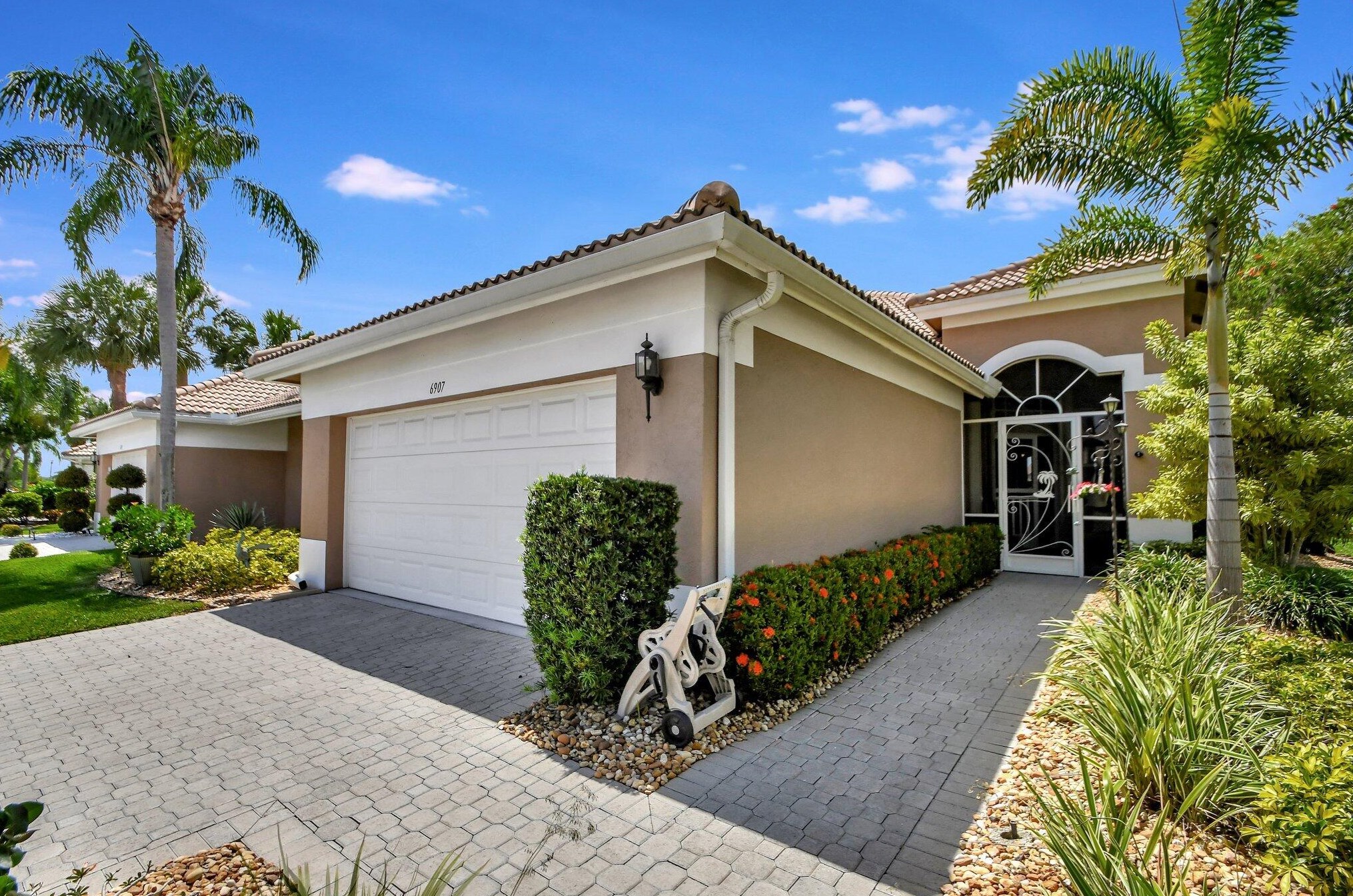 6907 Cairnwell Dr, Boynton Beach, FL 33472-2960