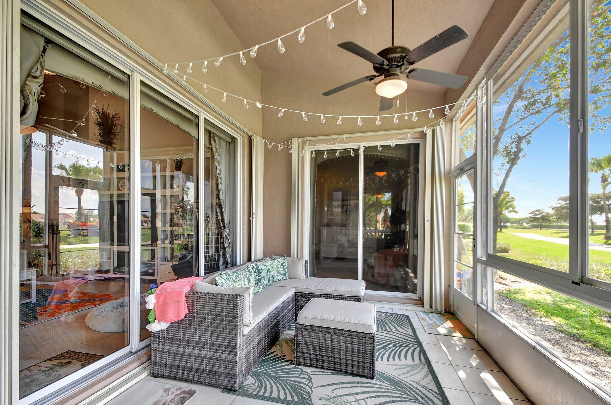 6907 Cairnwell Dr, Boynton Beach FL 33472-2958 exterior