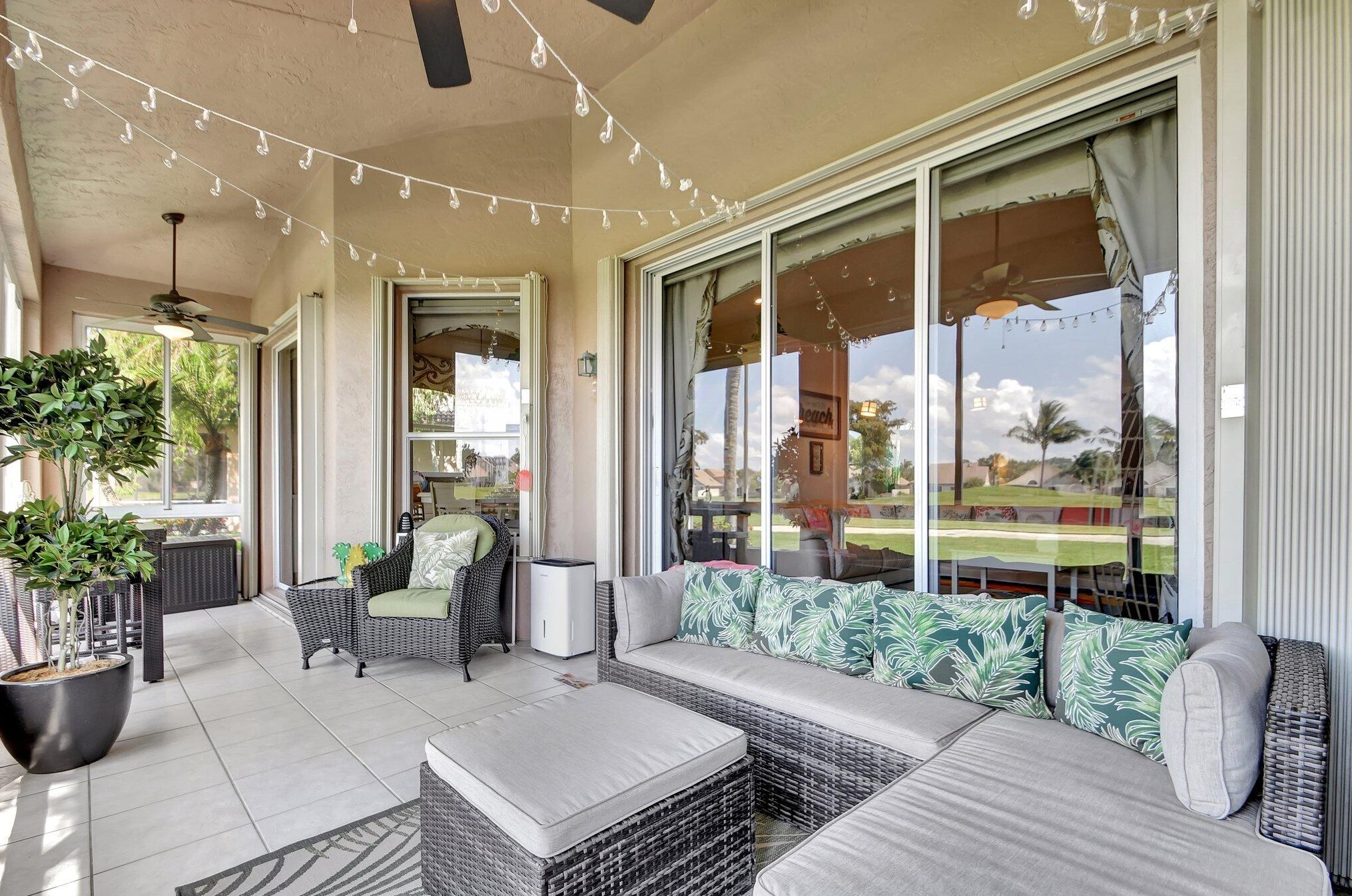 6907 Cairnwell Dr, Boynton Beach FL 33472-2958 exterior