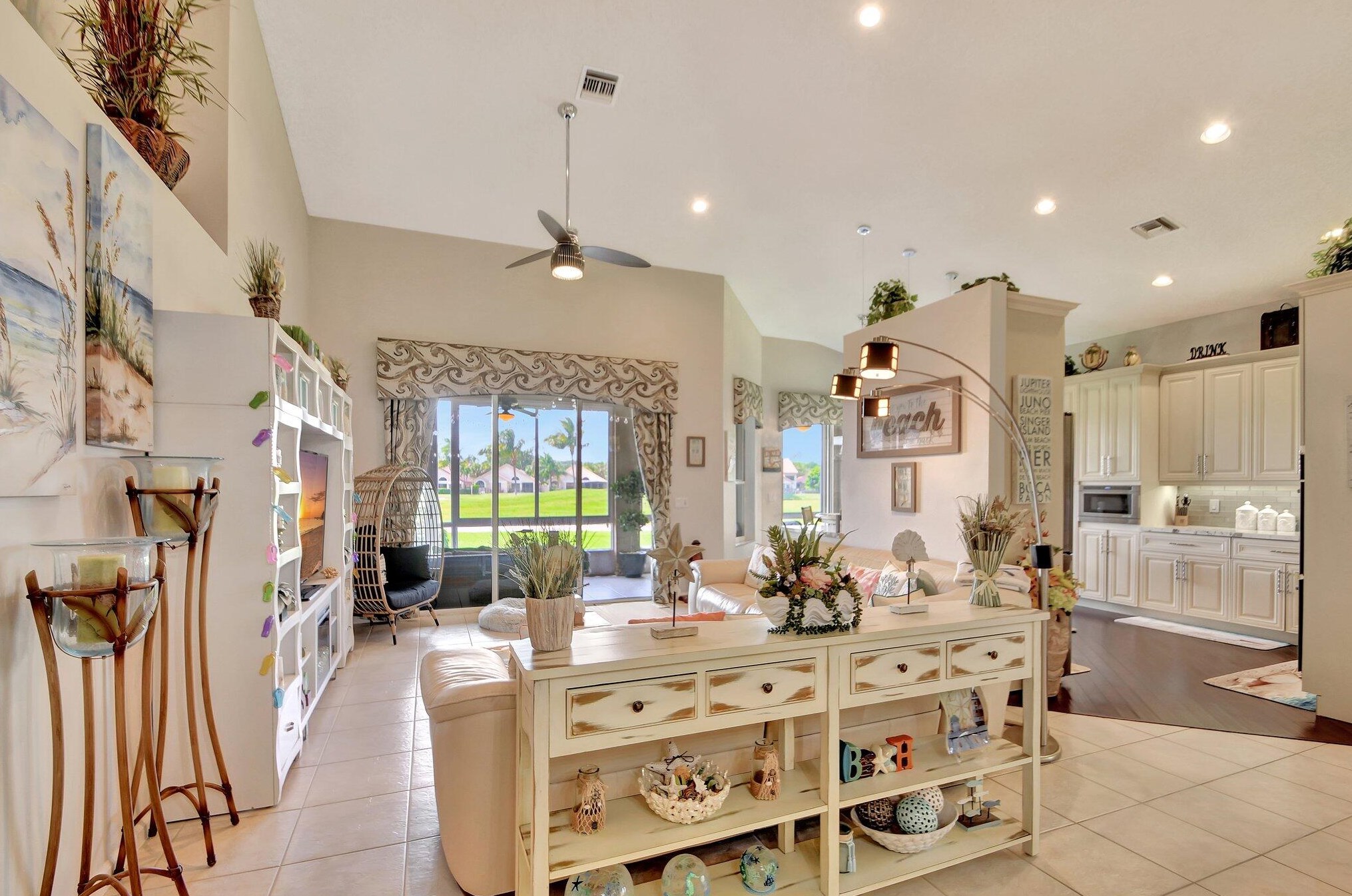 6907 Cairnwell Dr, Boynton Beach FL 33472-2958 exterior