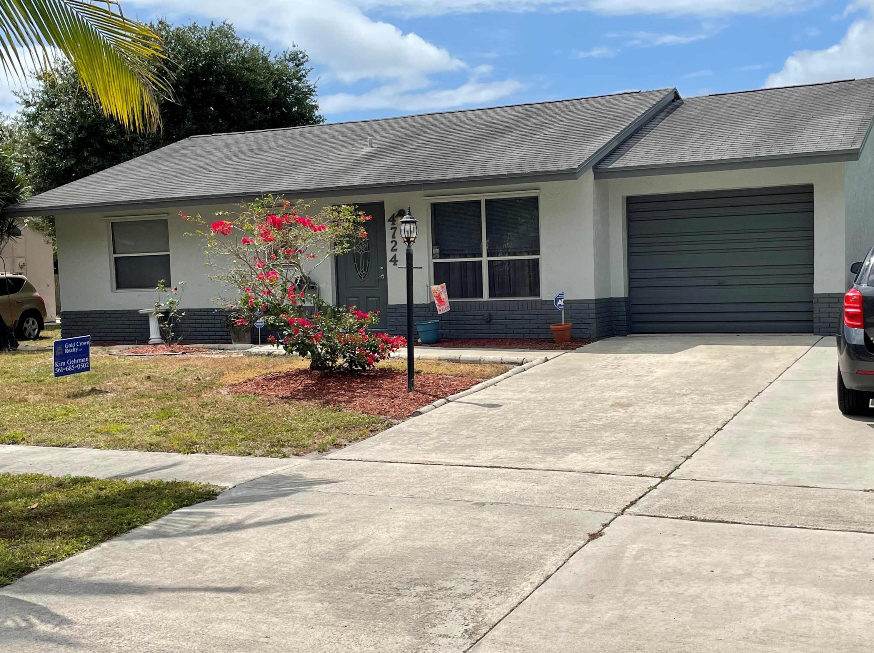 4724 Carthage Cir, Lake Worth FL 33463-7256 exterior