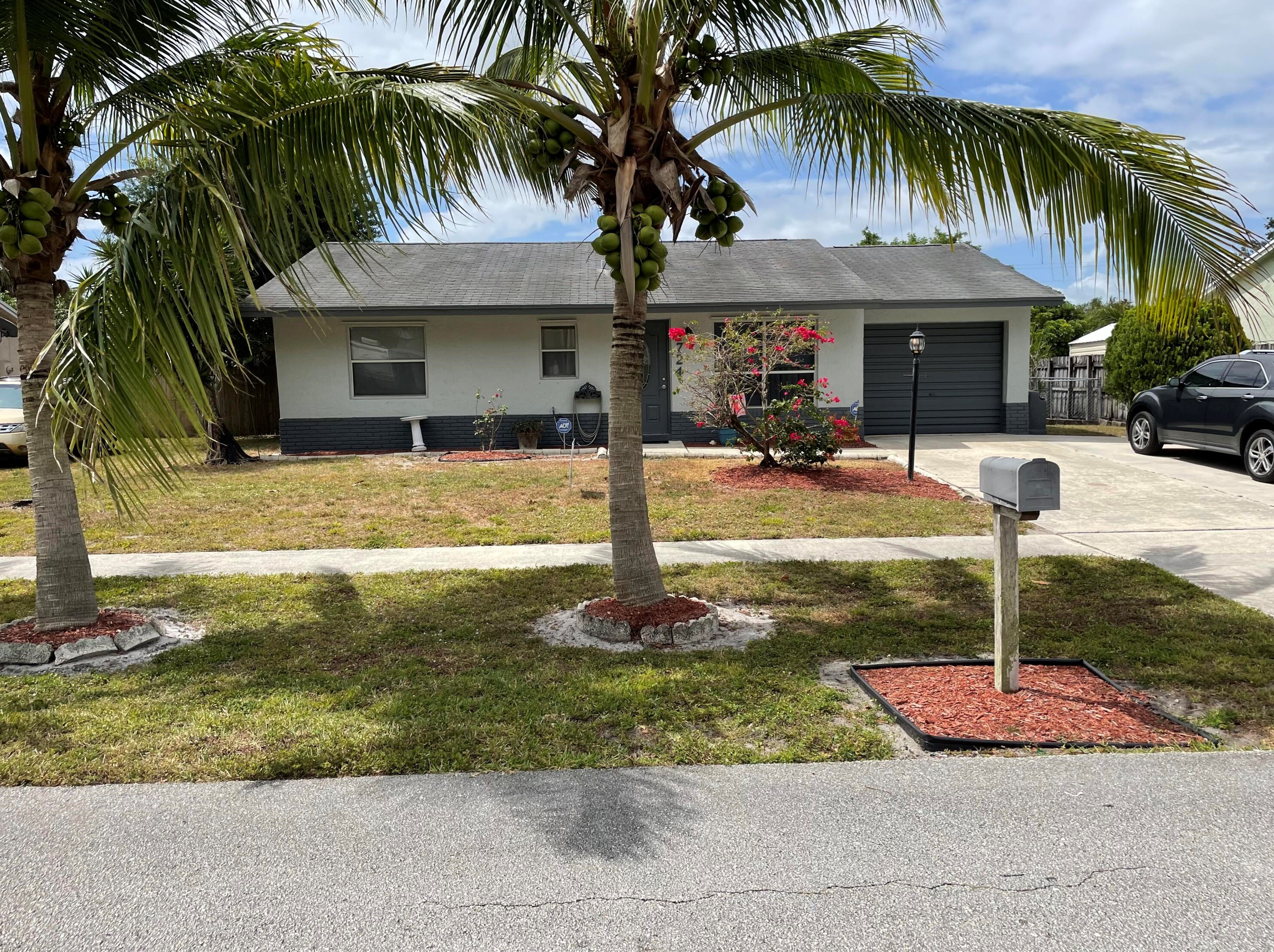 4724 Carthage Cir, Lake Worth FL 33463-7256 exterior