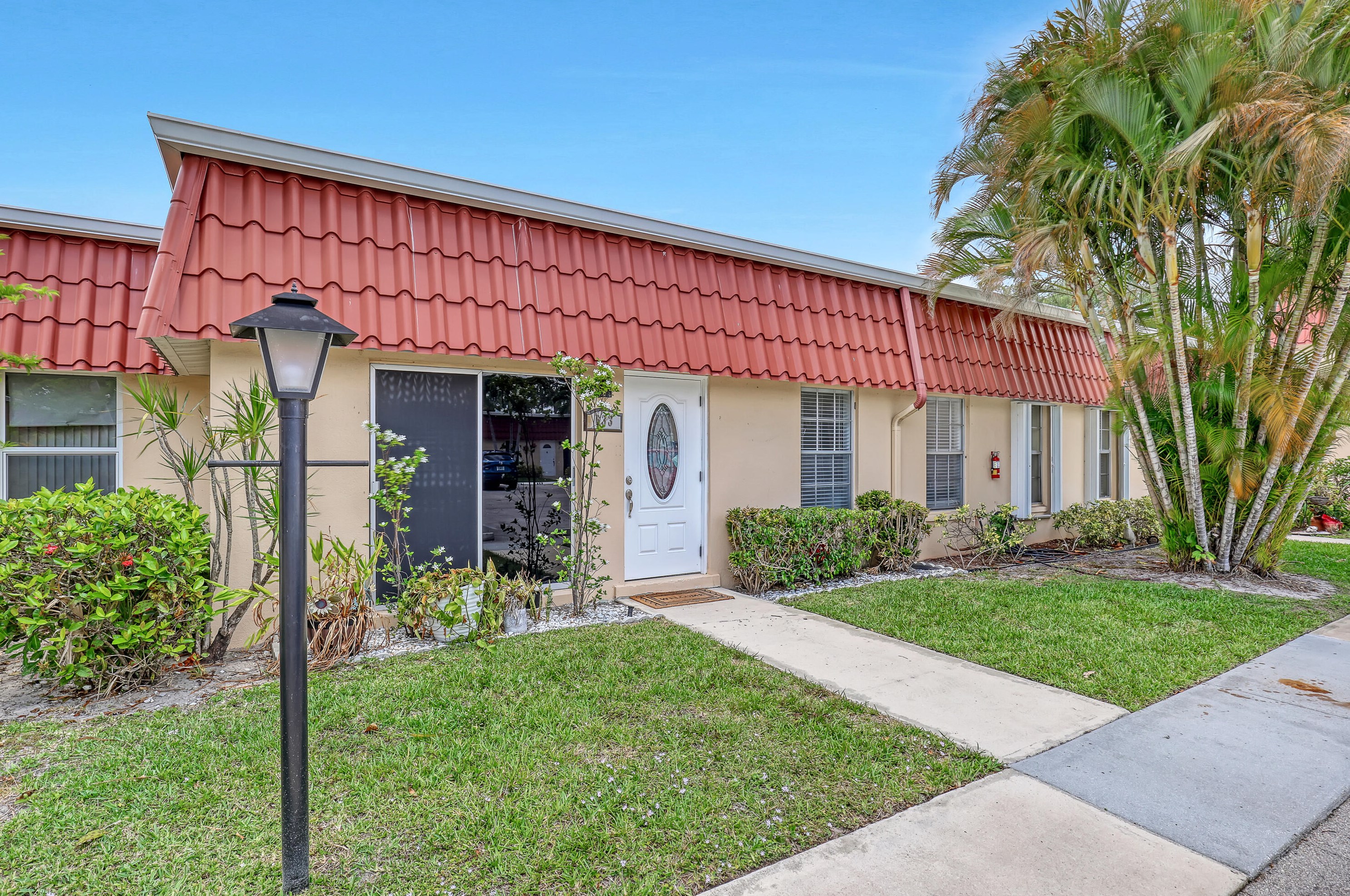 633 Marlboro Oval, Lake Worth, FL 33467-2672