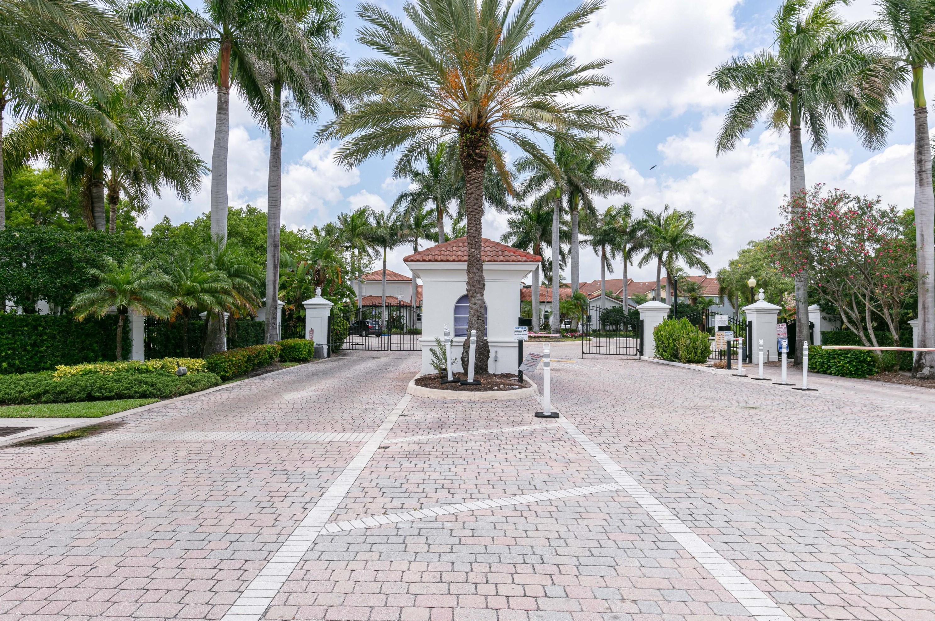 112 Villa Cir, Boynton Beach FL  33435-8902 exterior