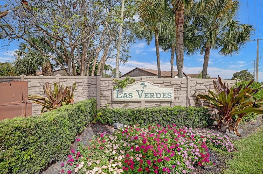 5280 Las Verdes Cir, Delray Beach FL  33484-8013 exterior