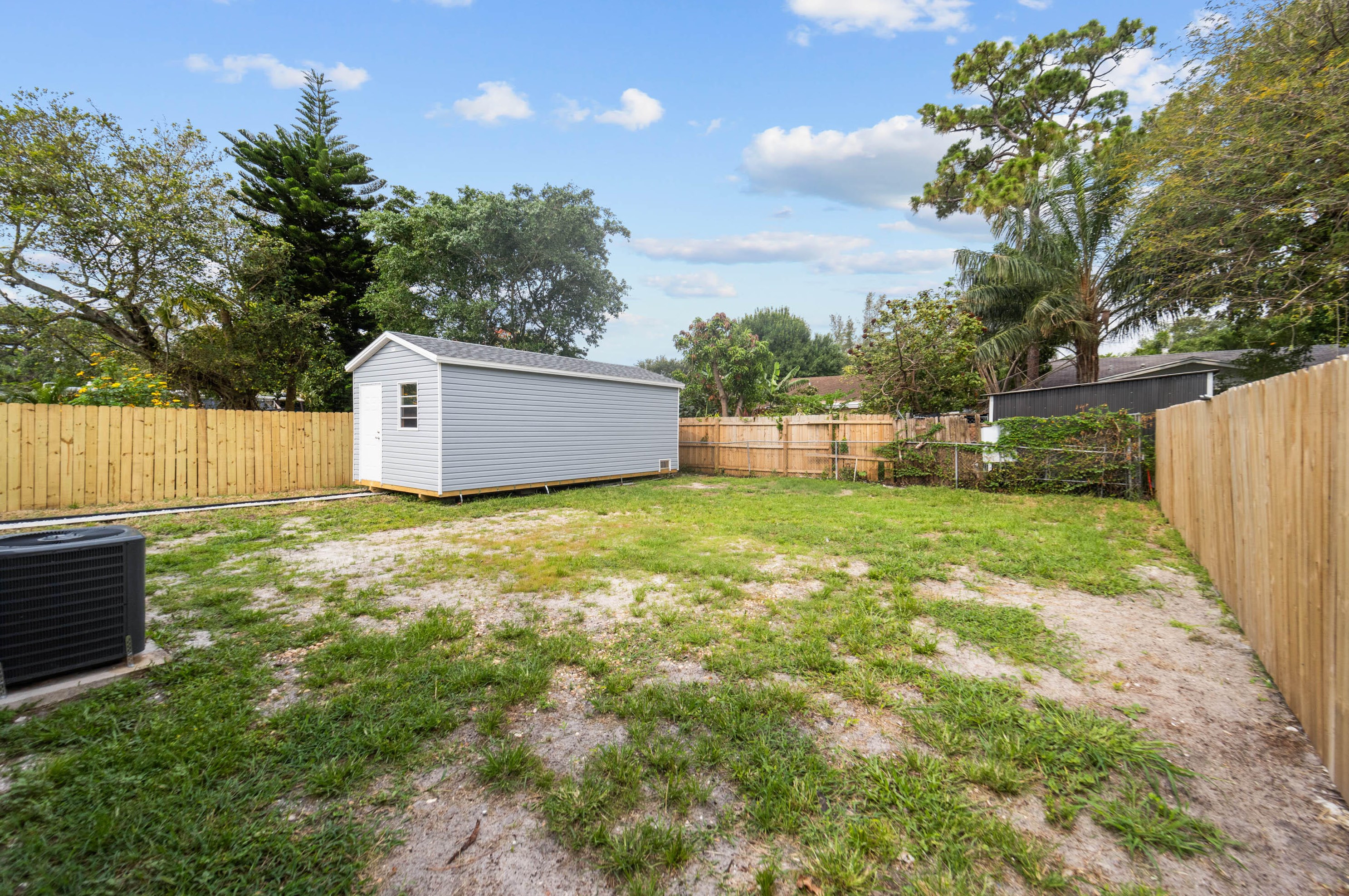 209 3 St, West Palm Beach FL  33403-3418 exterior