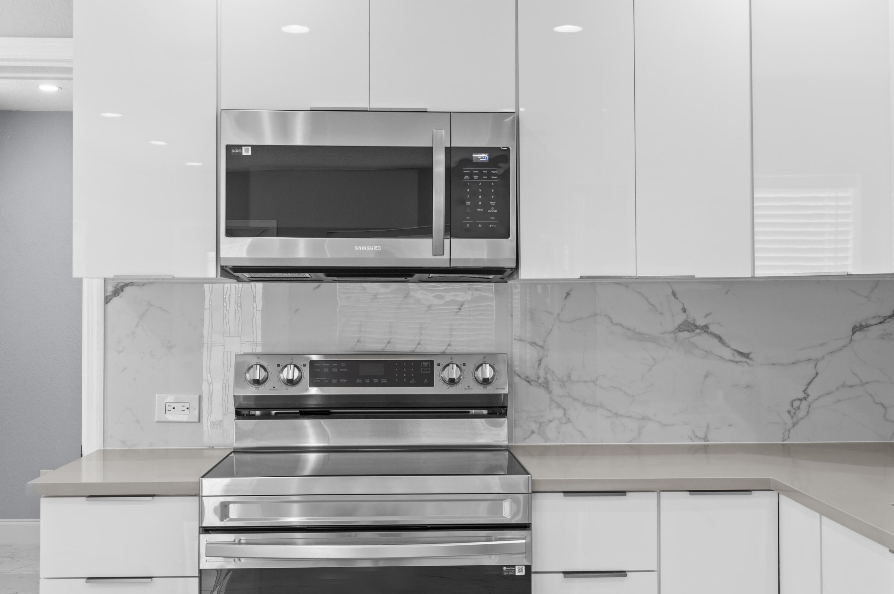 209 3 St, West Palm Beach FL  33403-3418 exterior
