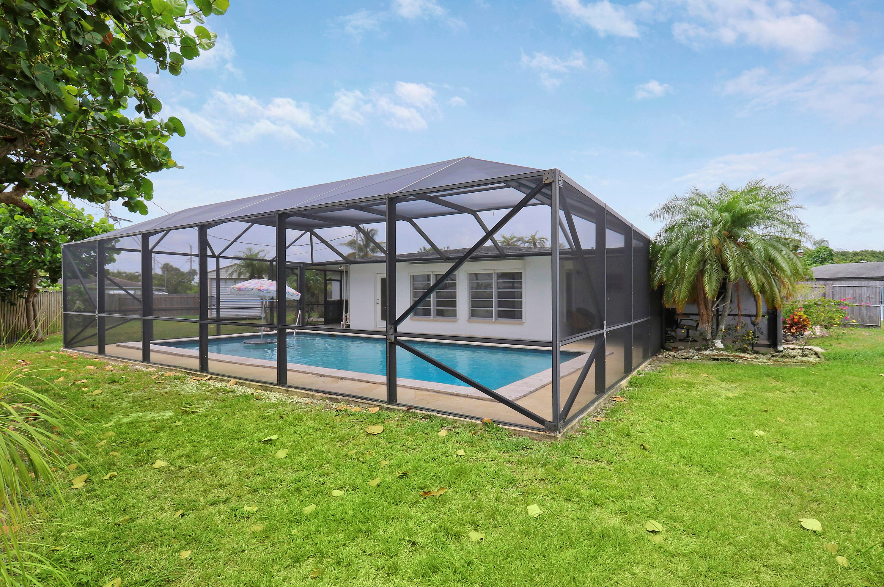 750 Oak St, Fort Pierce FL 34952-1365 exterior