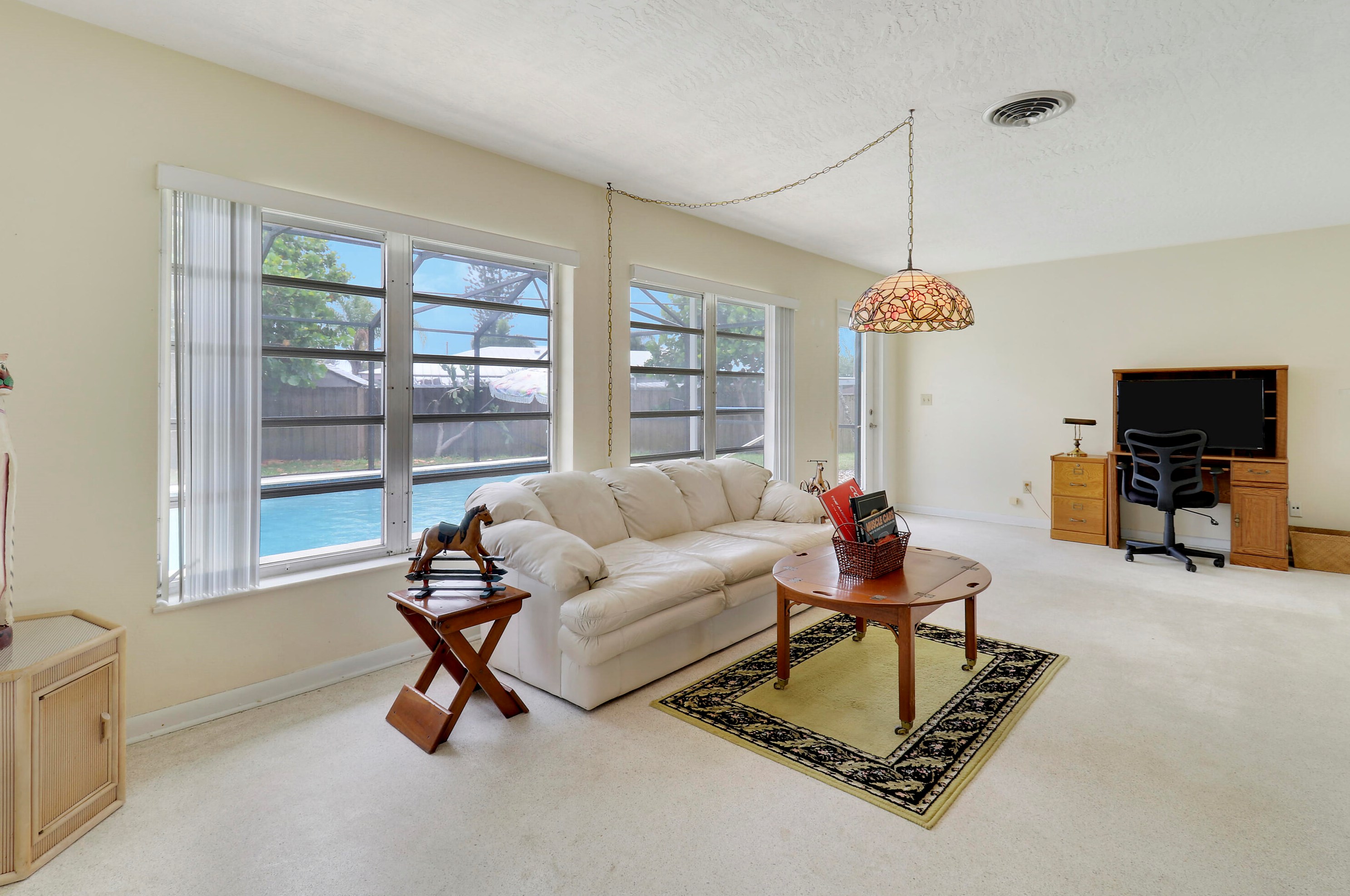 750 Oak St, Fort Pierce FL 34952-1365 exterior