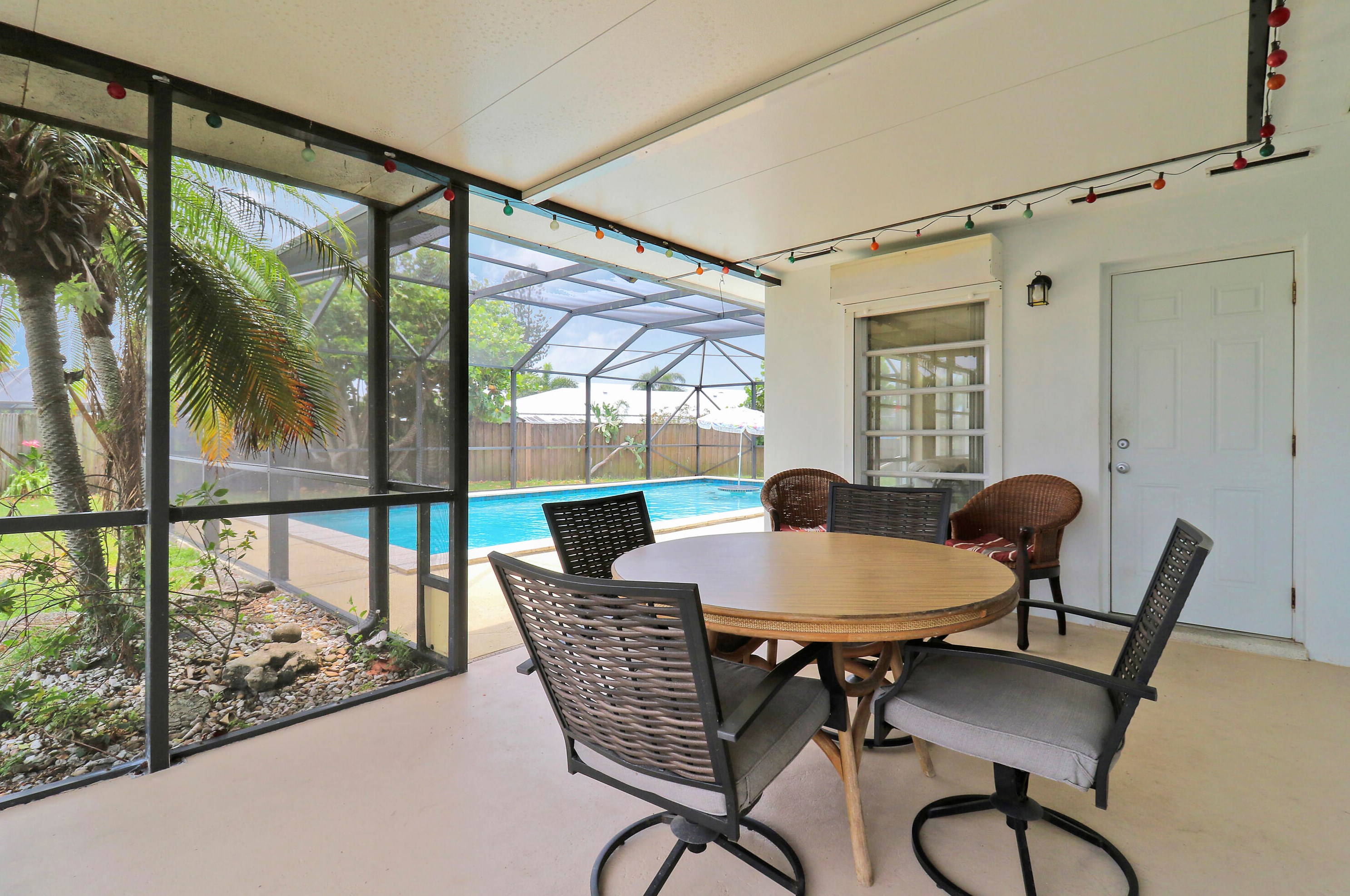 750 Oak St, Fort Pierce FL 34952-1365 exterior