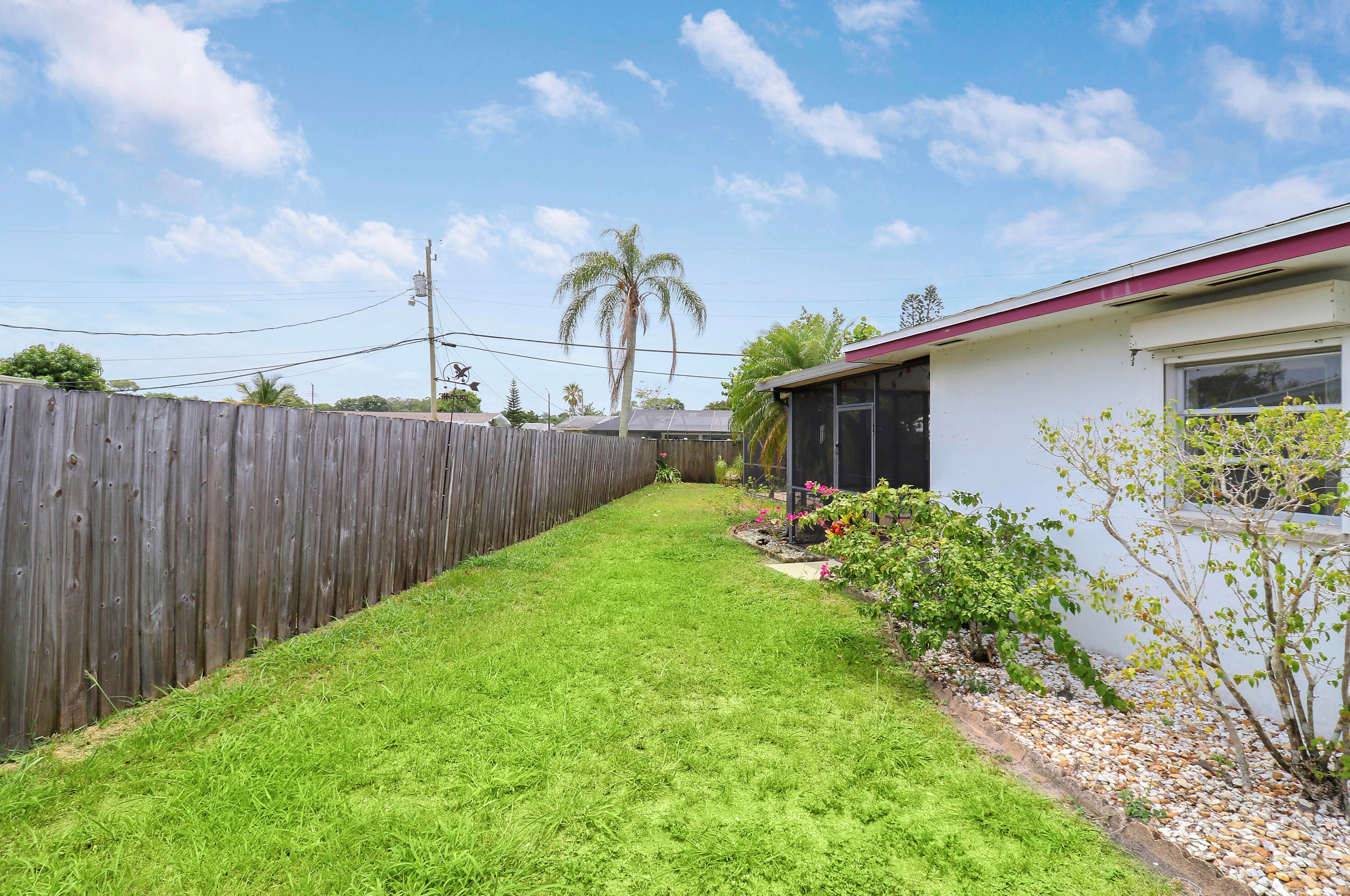 750 Oak St, Fort Pierce FL 34952-1365 exterior