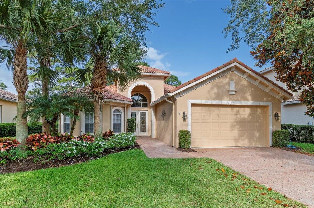 7013 Maidstone Dr, Fort Pierce, FL 34986-3347