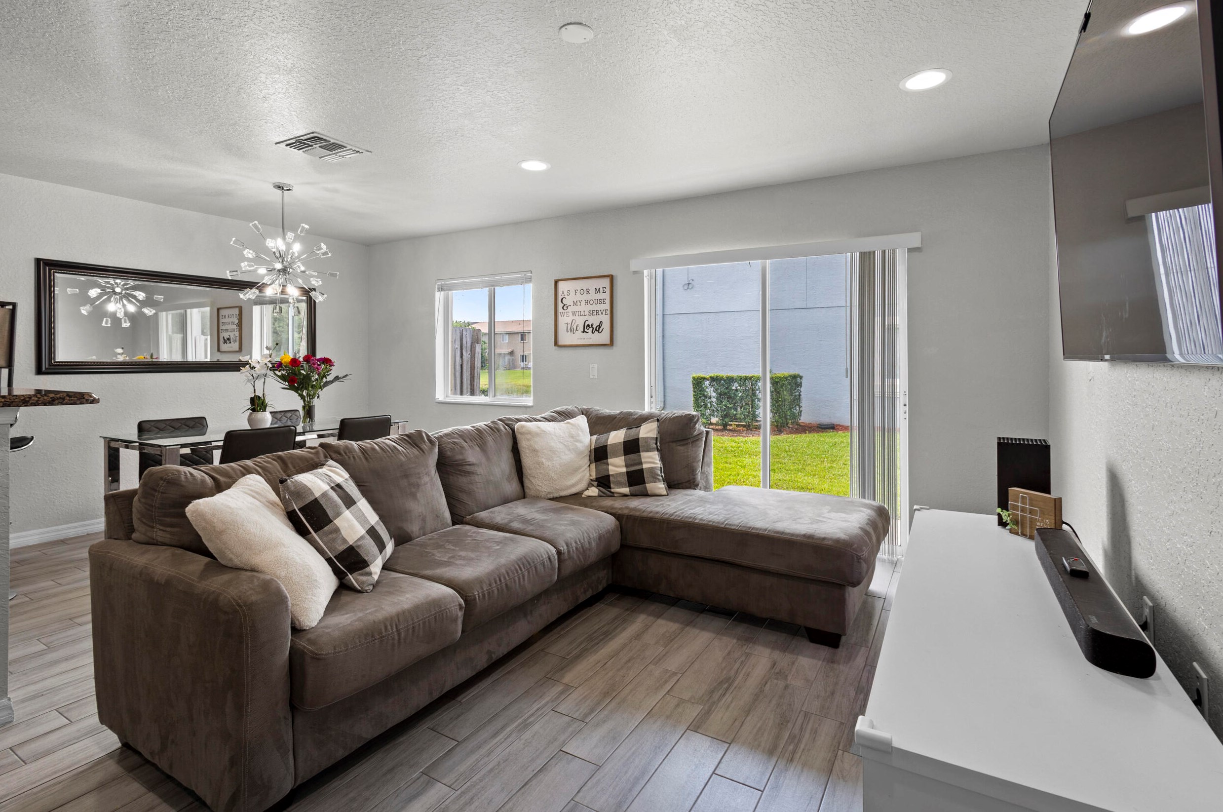 2250 Rockport Rd, Fort Pierce FL  34953-4375 exterior