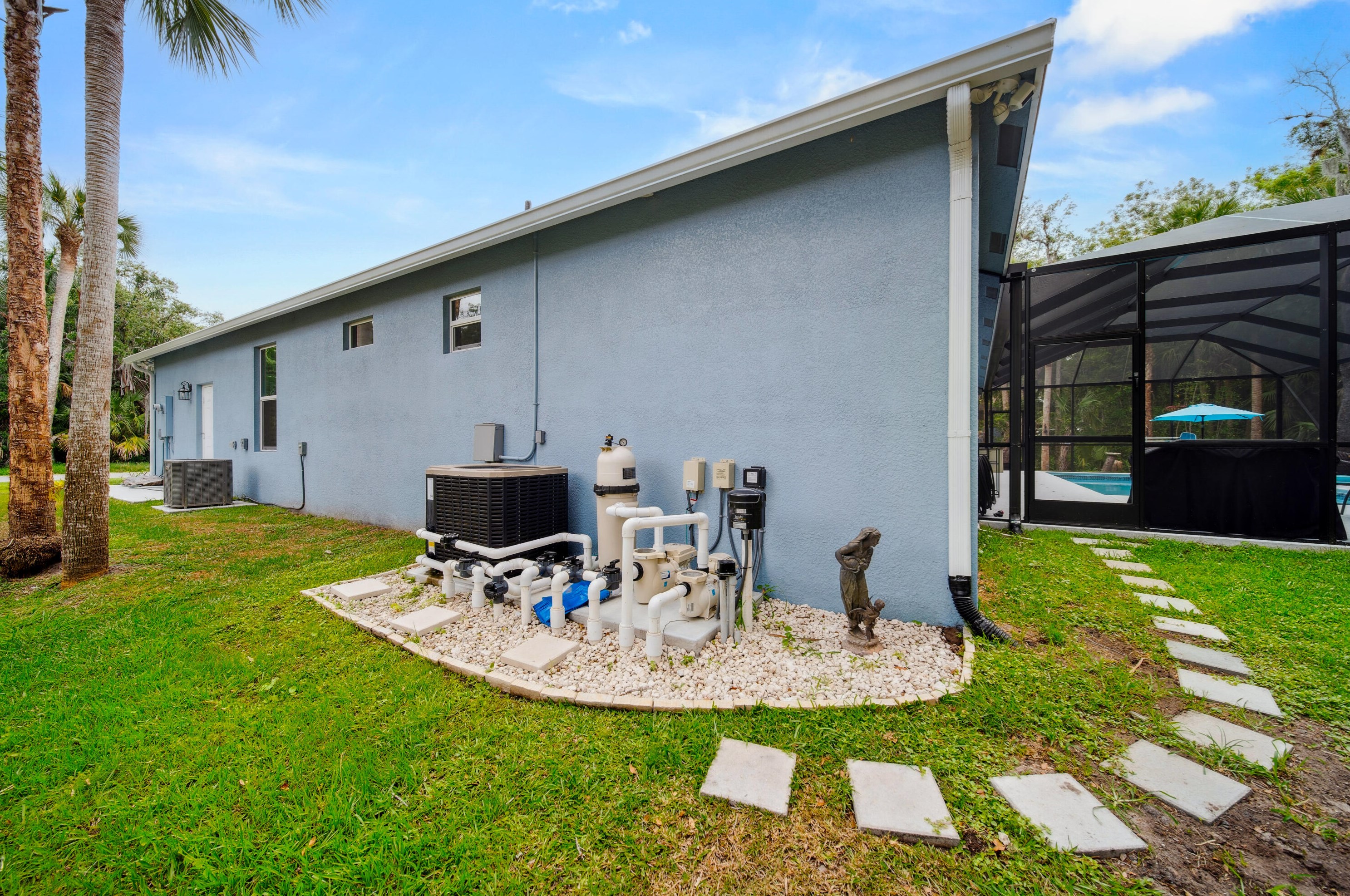 2205 Riv Hammock Ln, Fort Pierce FL exterior