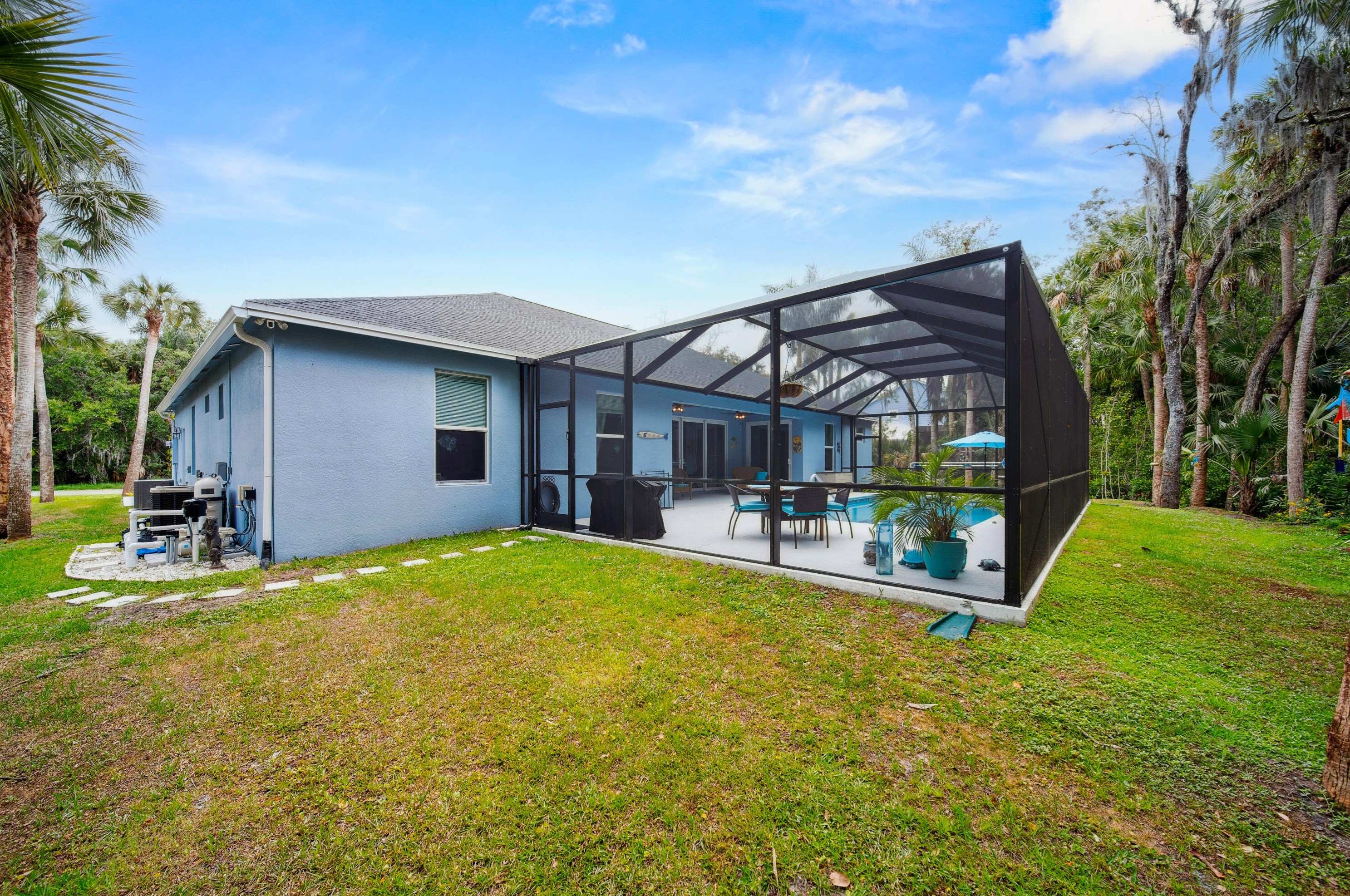 2205 Riv Hammock Ln, Fort Pierce FL exterior