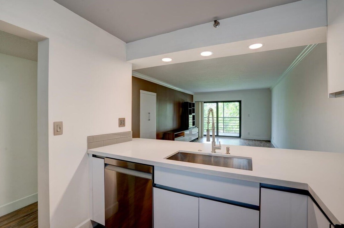 9235 Sw 8th St Apt 307, Boca Raton, FL 33428