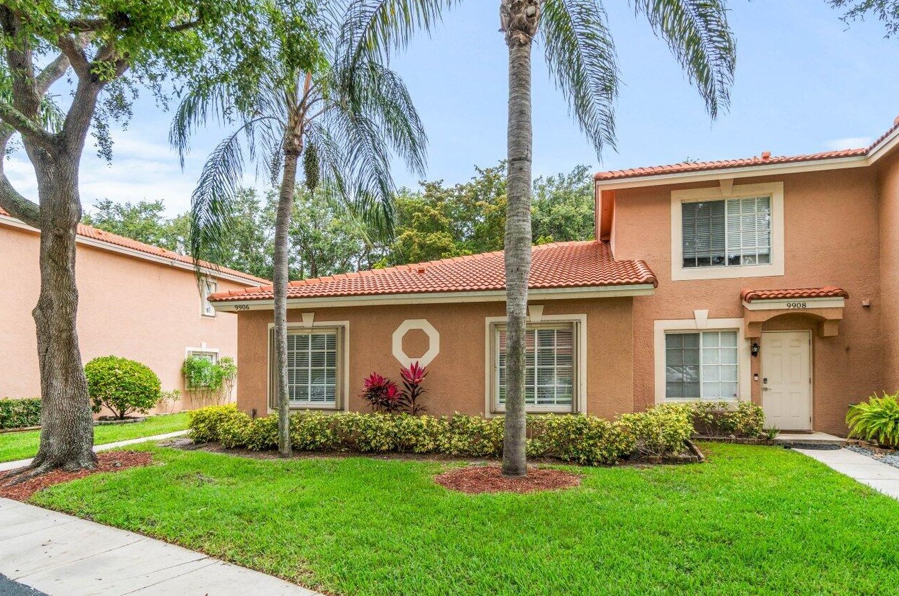 9906 Kamena Cir, Boynton Beach, FL 33436-3965